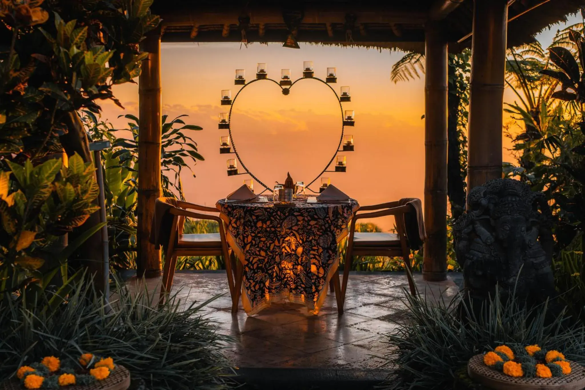 Dinner in Munduk Moding Plantation Nature Resort Dinner in Munduk Moding Plantation Nature Resort