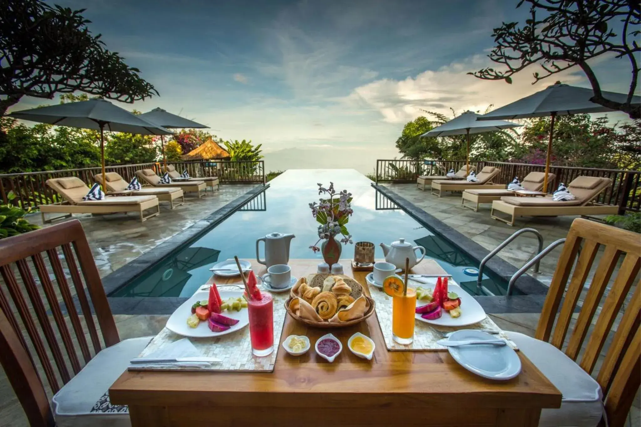 Breakfast in Munduk Moding Plantation Nature Resort Breakfast in Munduk Moding Plantation Nature Resort