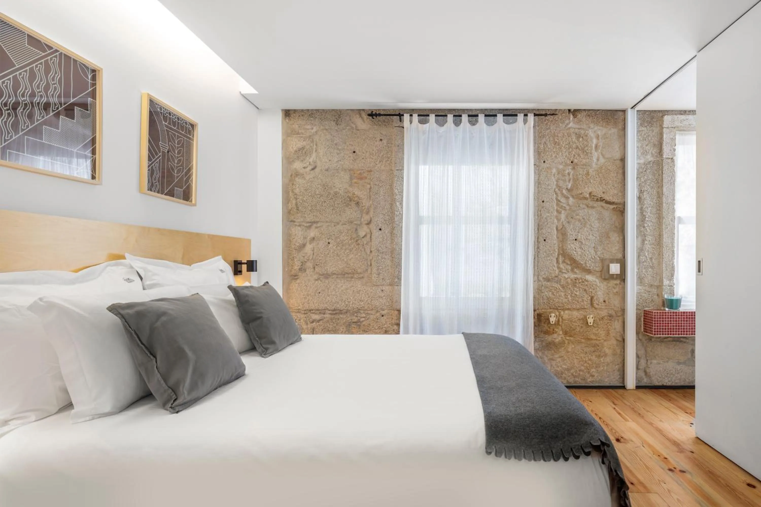 Bedroom, Bed in OX Apartments B Places