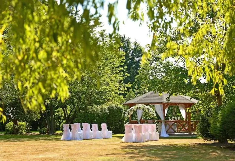 Farington Lodge Hotel