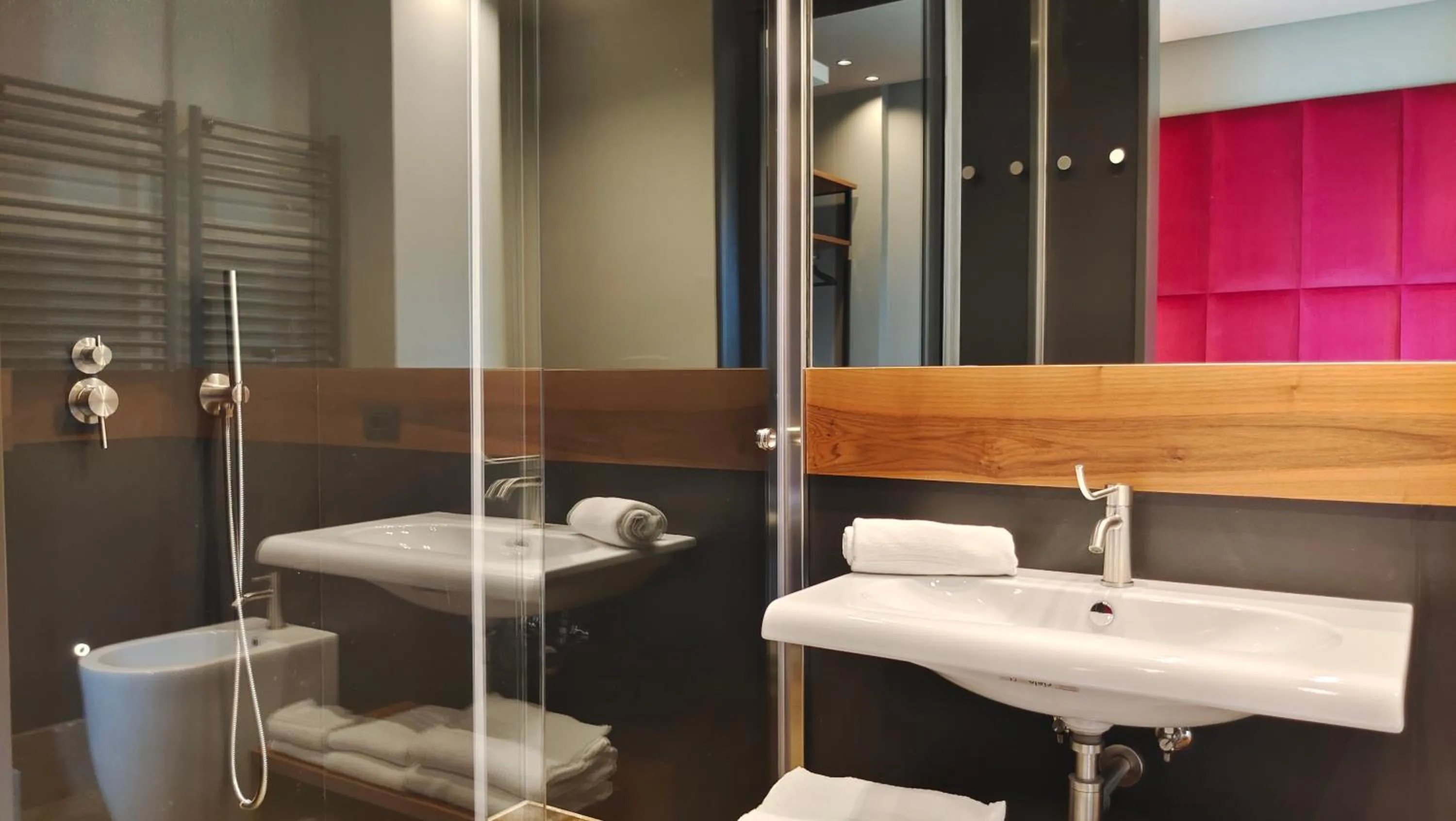 Bathroom in Triviho Hotel