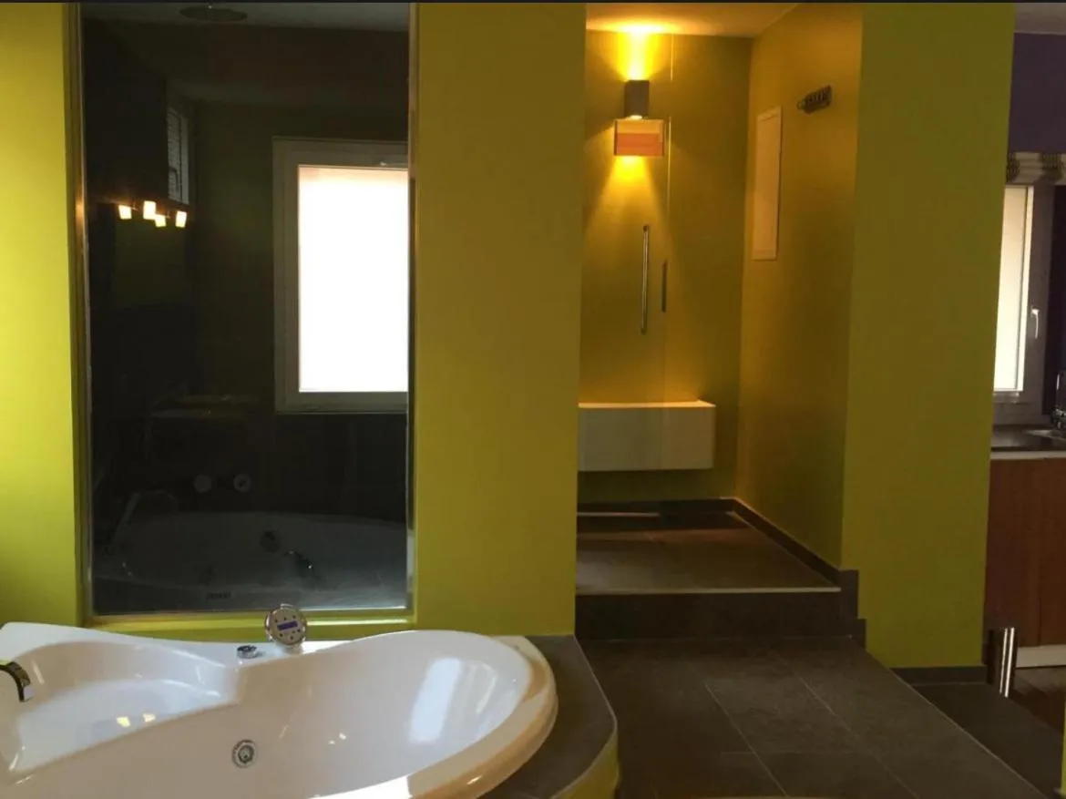 Deluxe Room with Mountain View in Le Suites al Lago