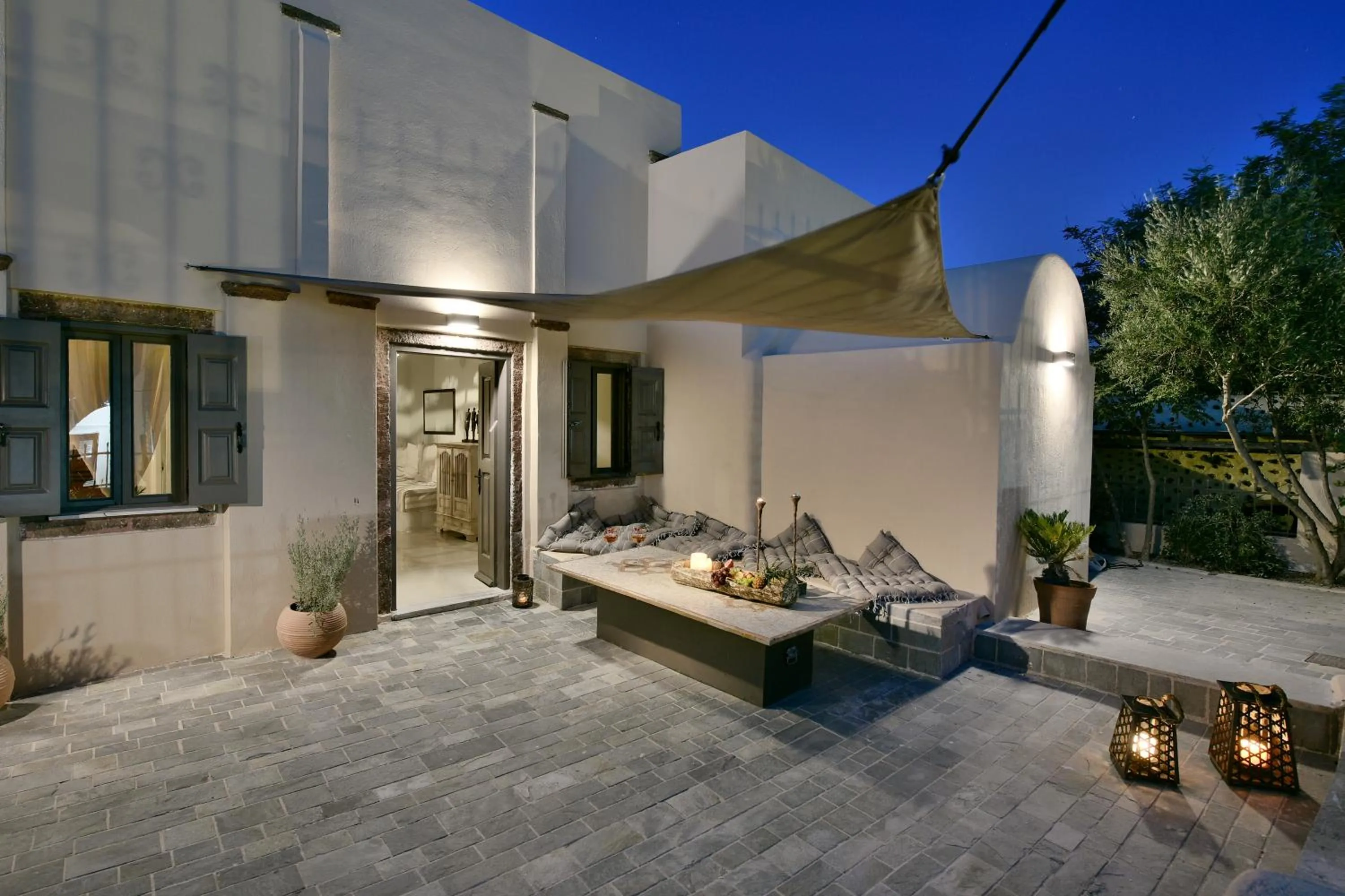 Balcony/Terrace in ALIA MANSION by K&K