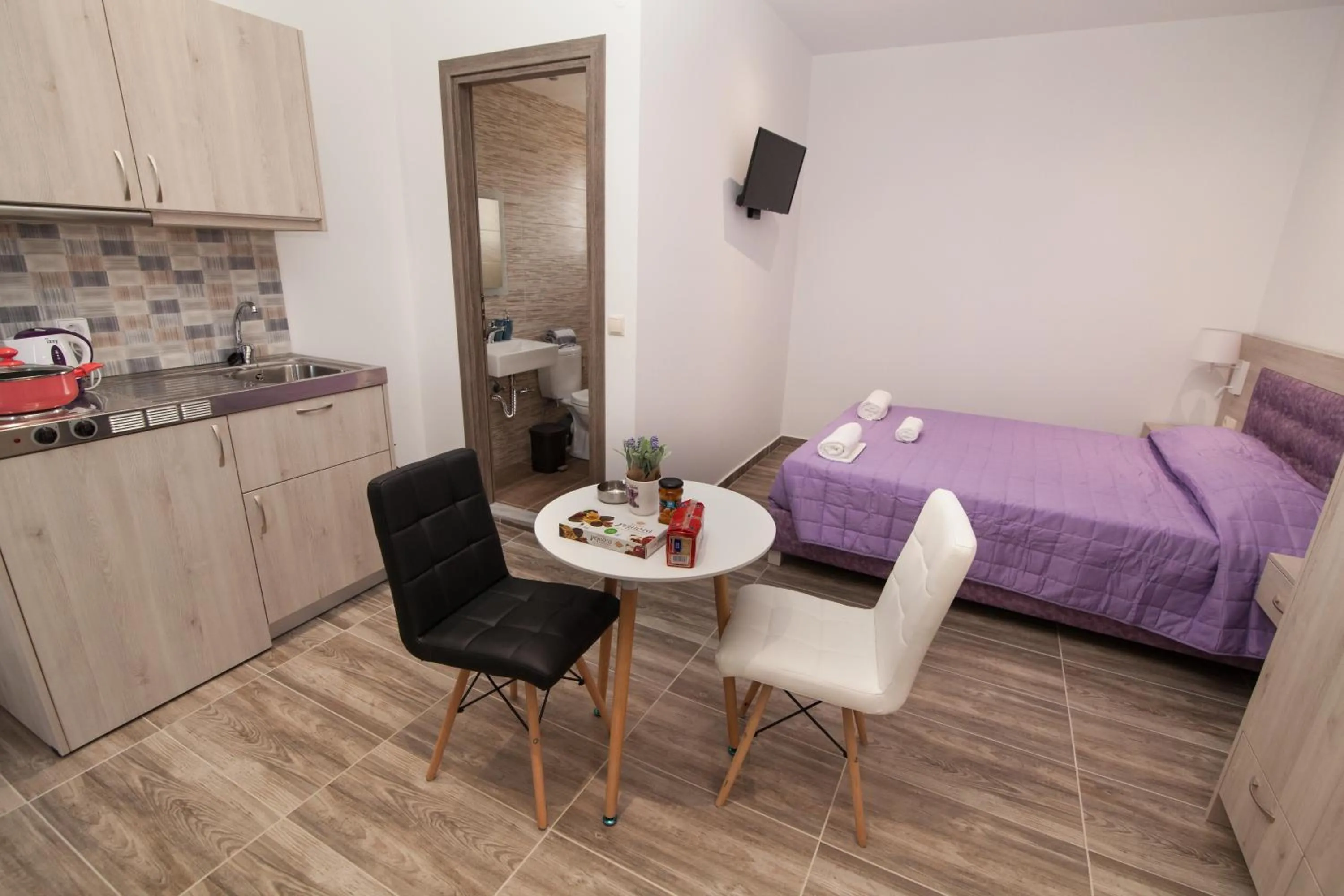 Kitchen or kitchenette, Bed in Del Mar 'Adults Only'