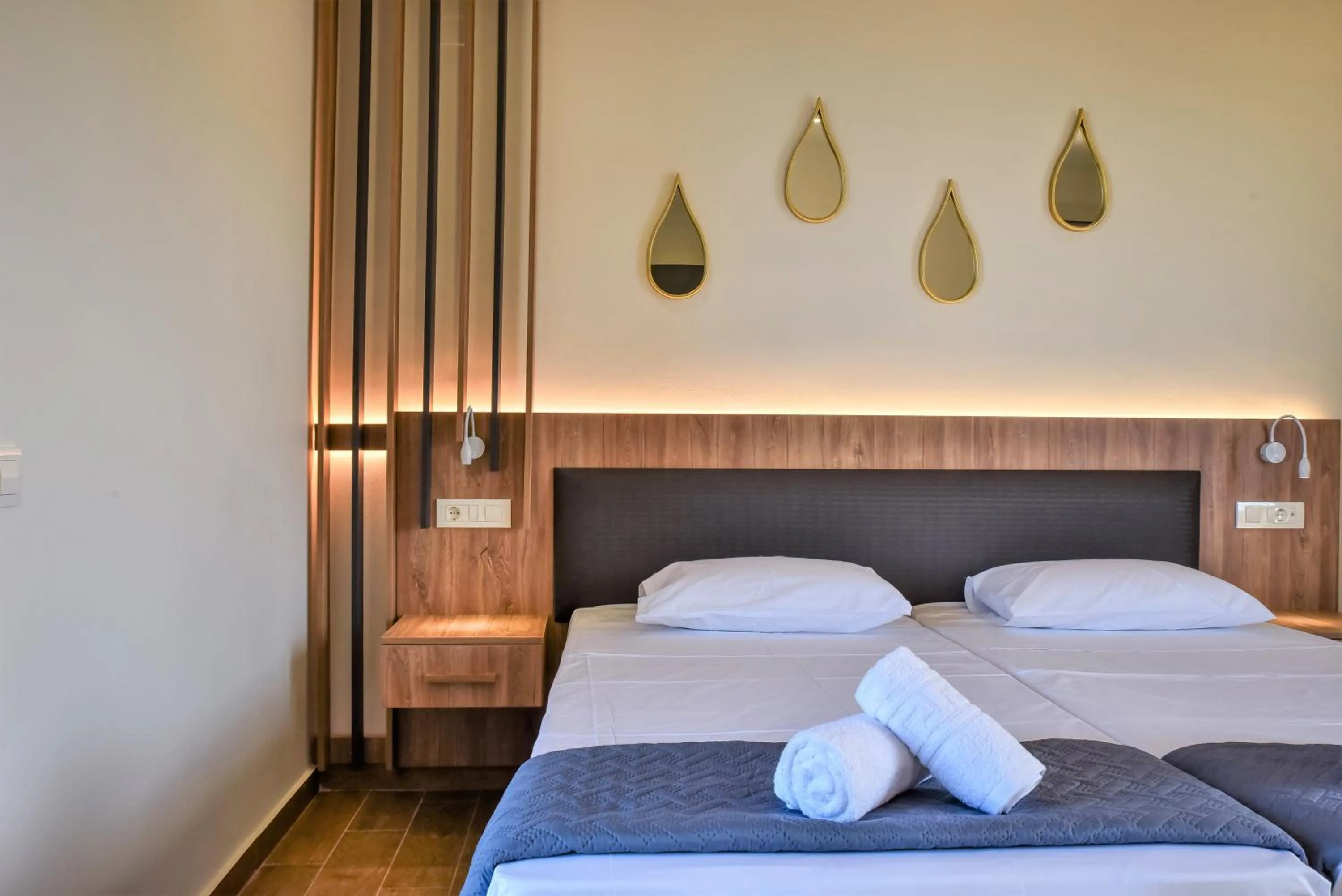 Bed in Del Mar 'Adults Only'