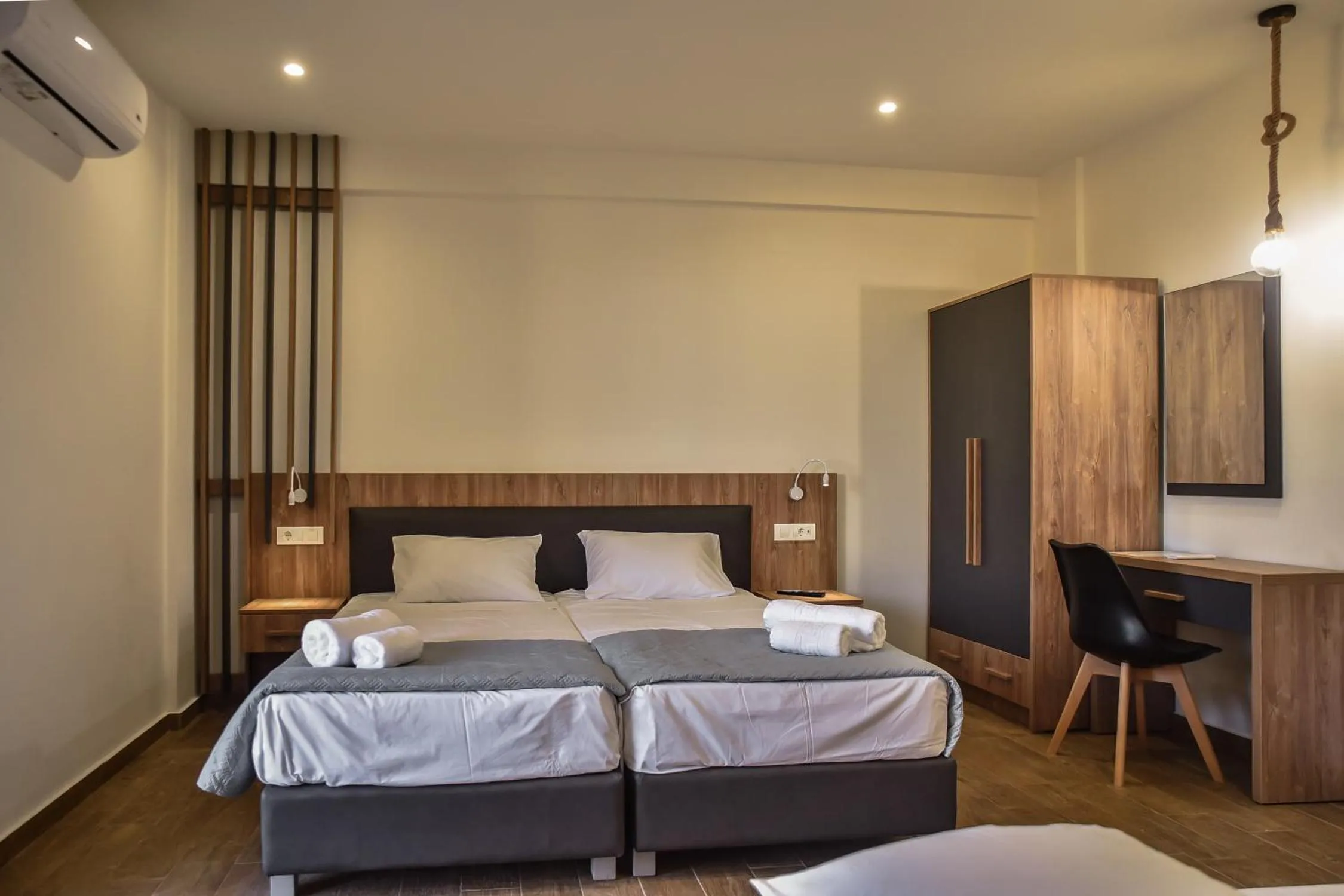 Bed in Del Mar 'Adults Only'