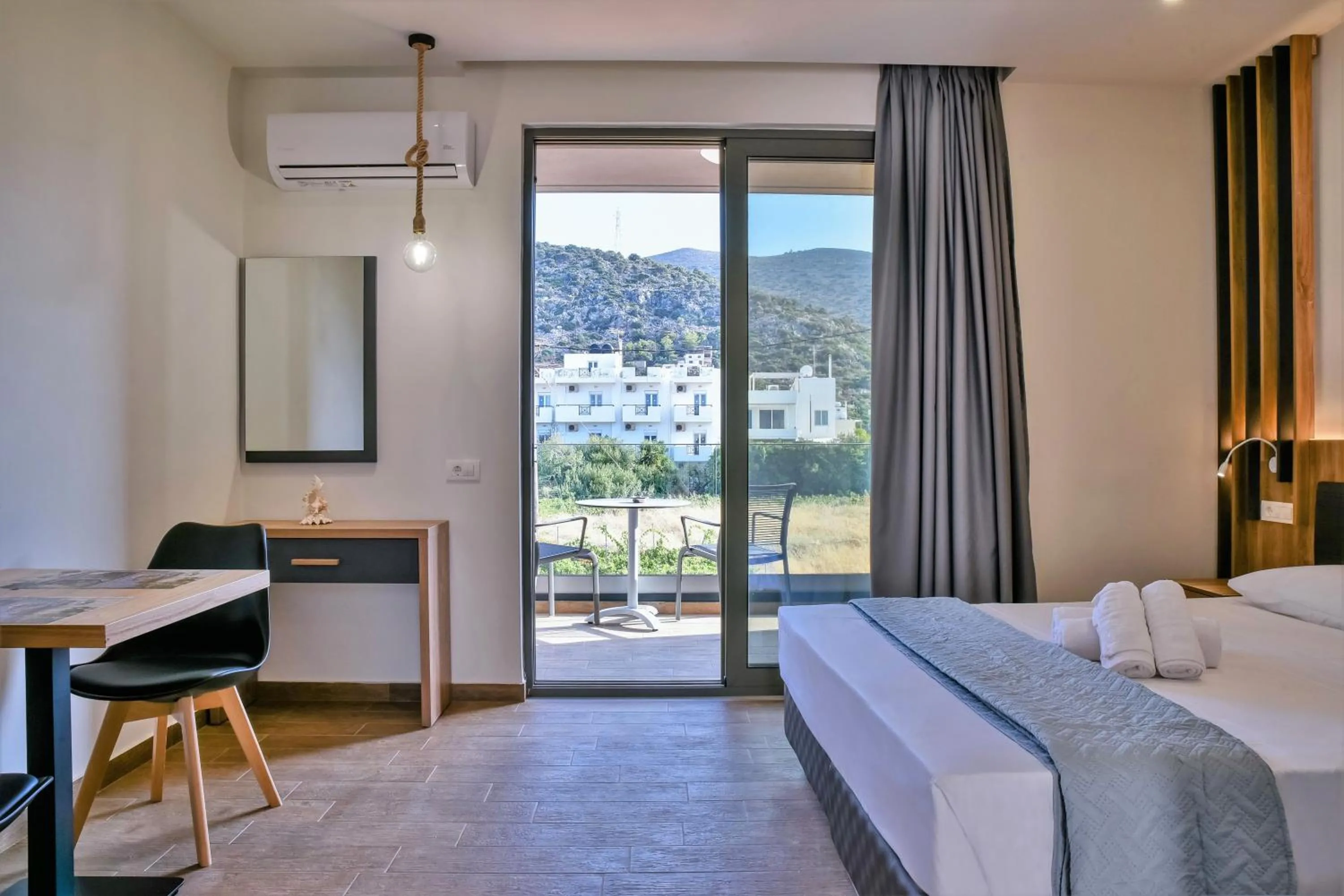 Bed in Del Mar 'Adults Only'