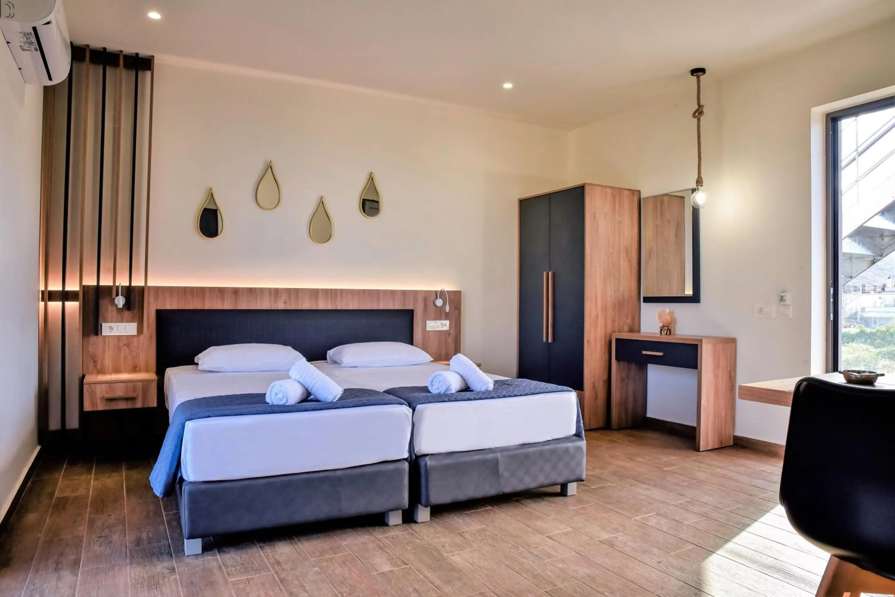 Bed in Del Mar 'Adults Only'