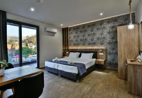 Del Mar 'Adults Only'