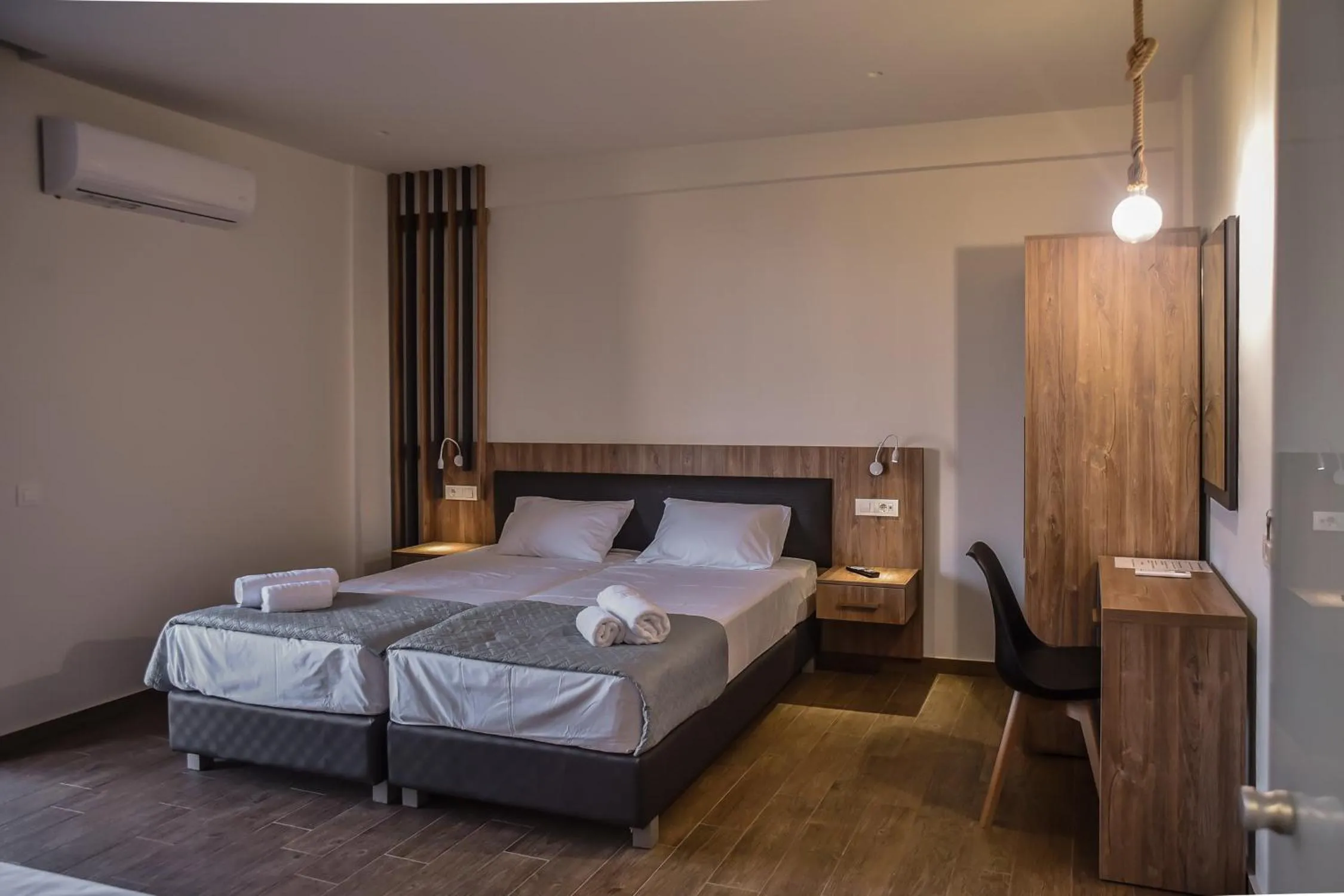 Bed in Del Mar 'Adults Only'
