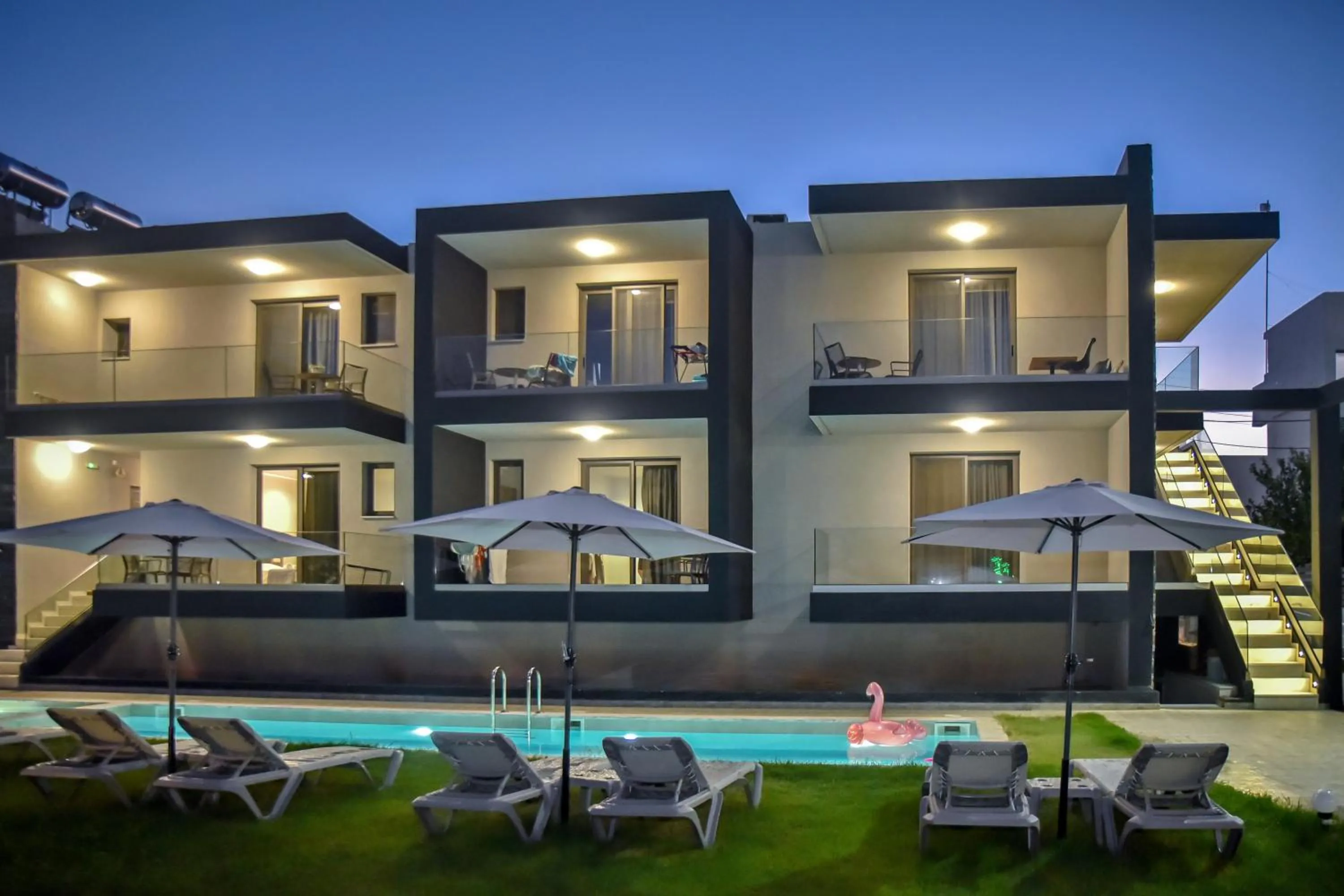 Property building in Del Mar 'Adults Only'