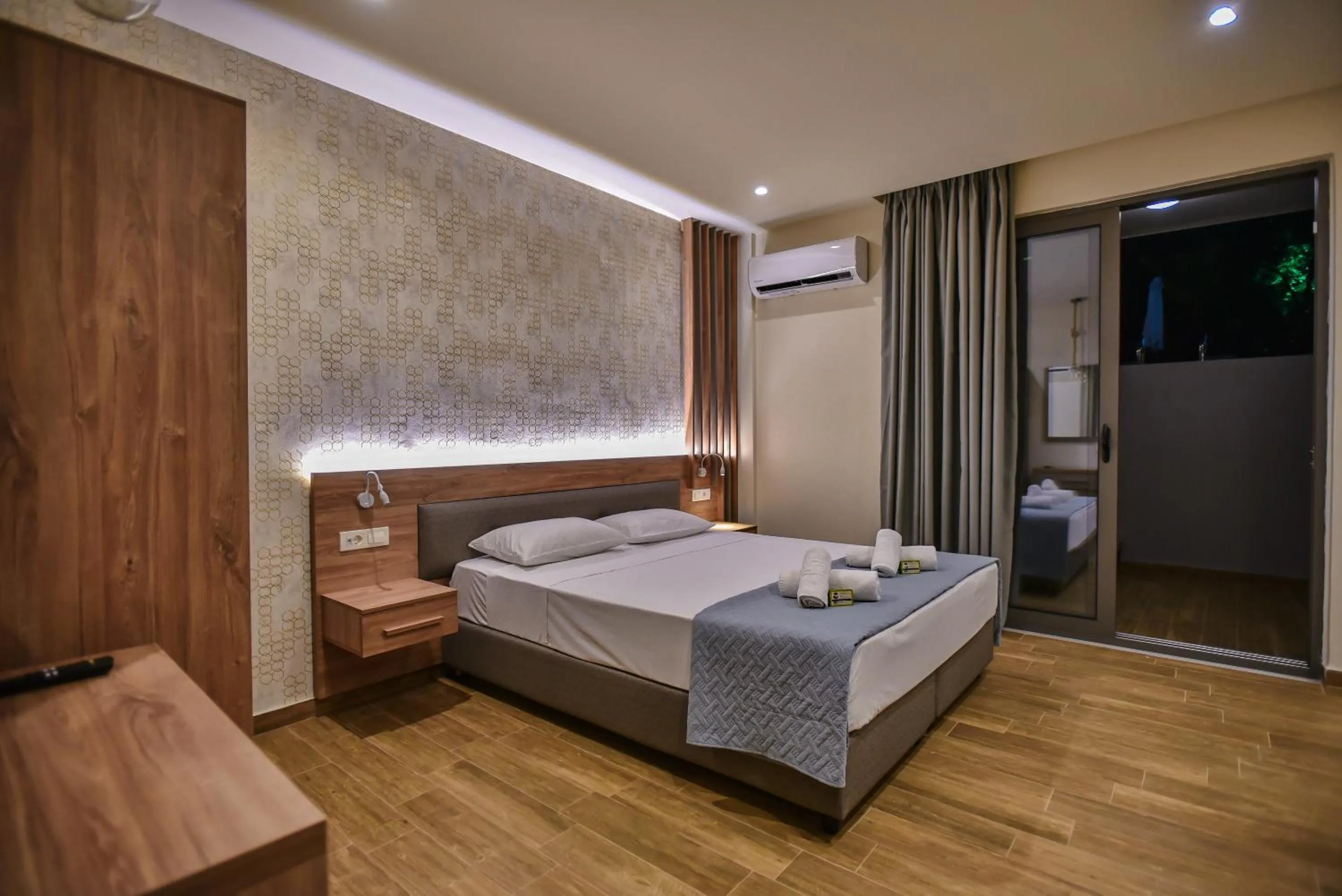 Photo of the whole room, Bed in Del Mar 'Adults Only'