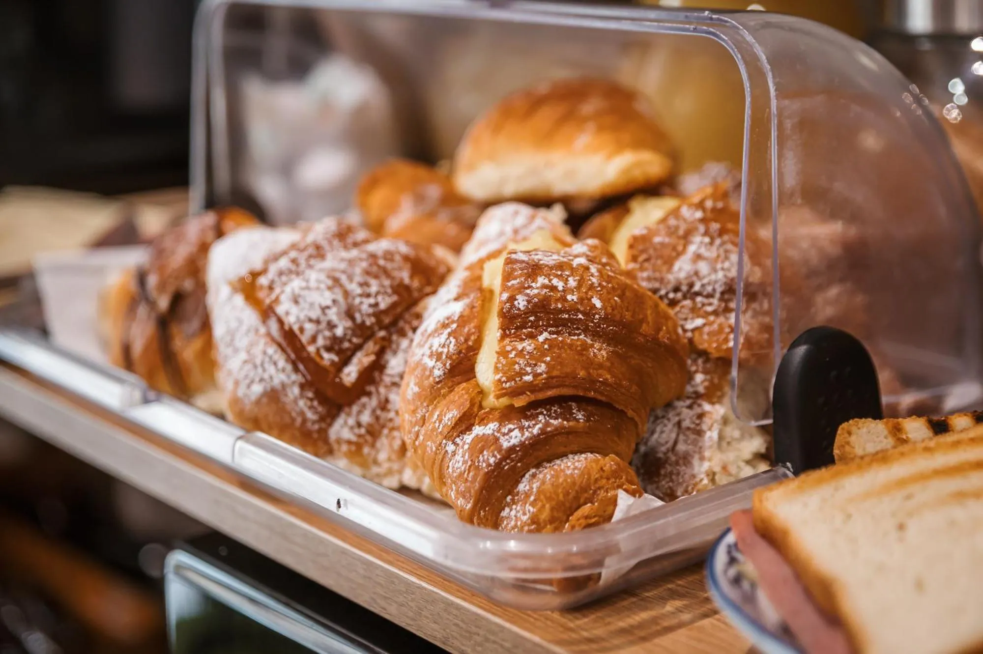 Breakfast in Domus Domas & Boutique - Golden Keys Collection