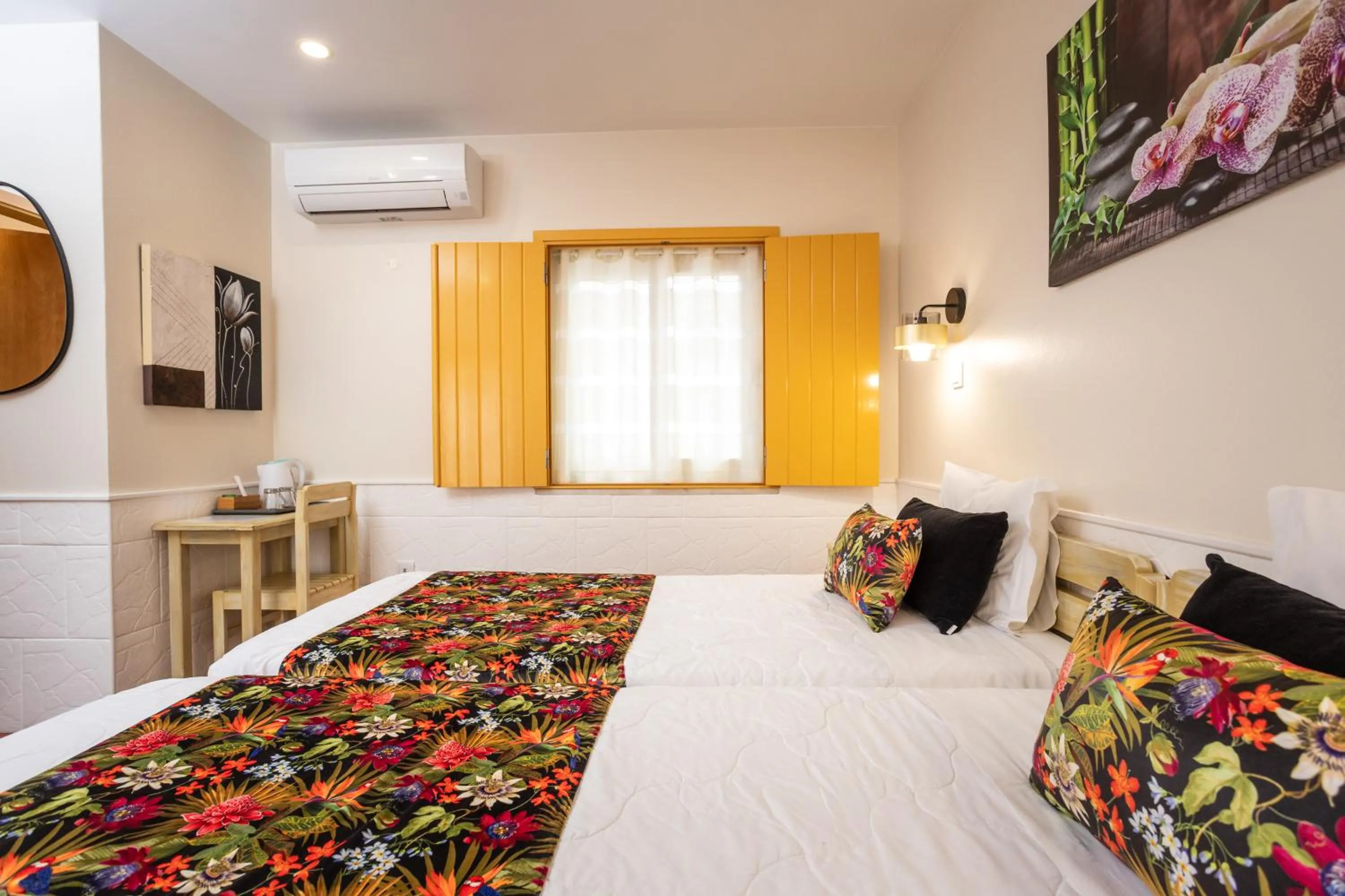 Property building, Bed in Rosa dos Ventos