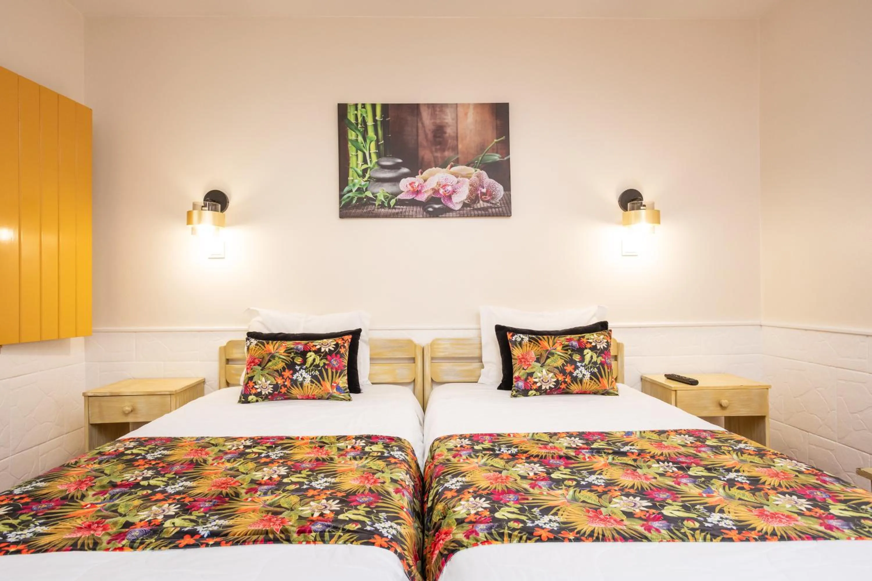 Property building, Bed in Rosa dos Ventos