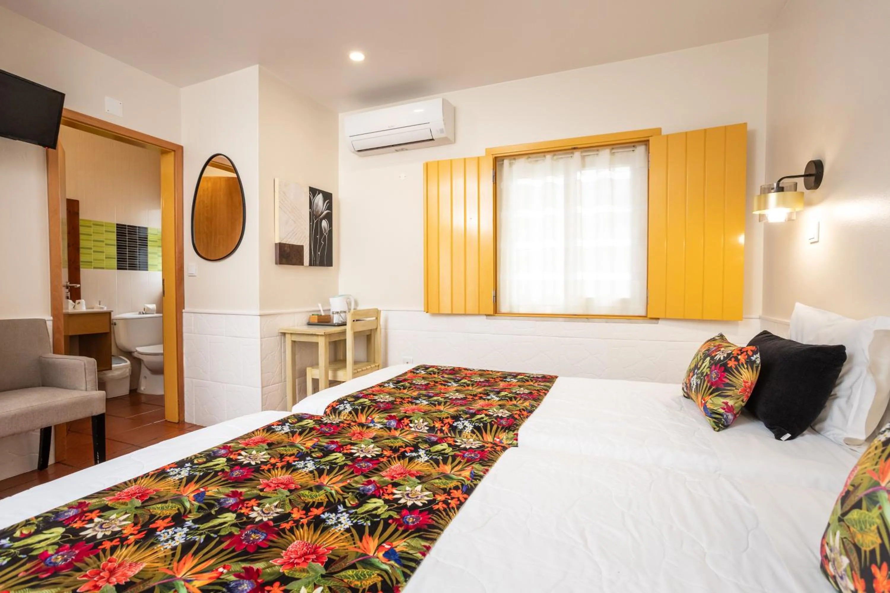 Property building, Bed in Rosa dos Ventos