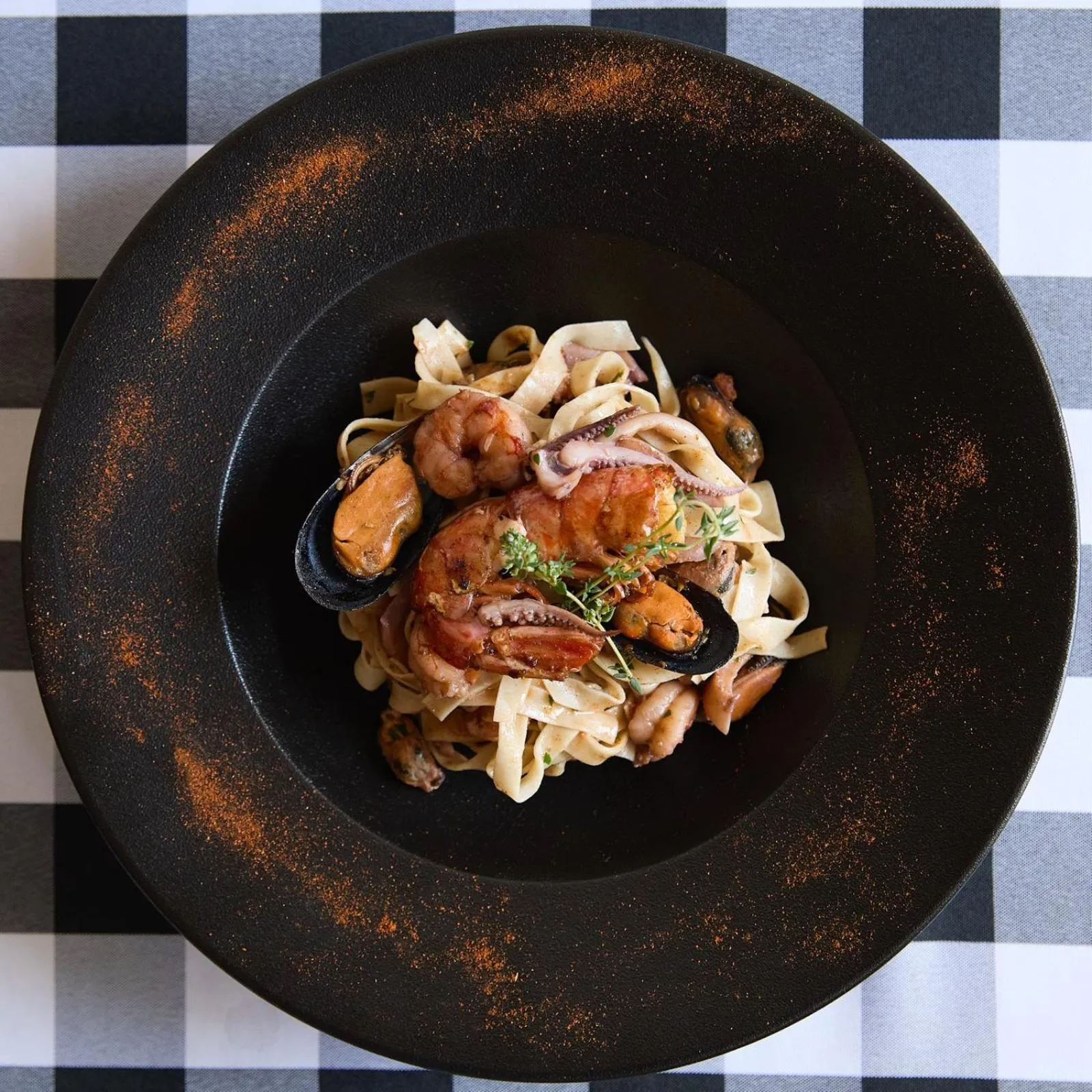 Restaurant/places to eat in Hotel Lunajuim