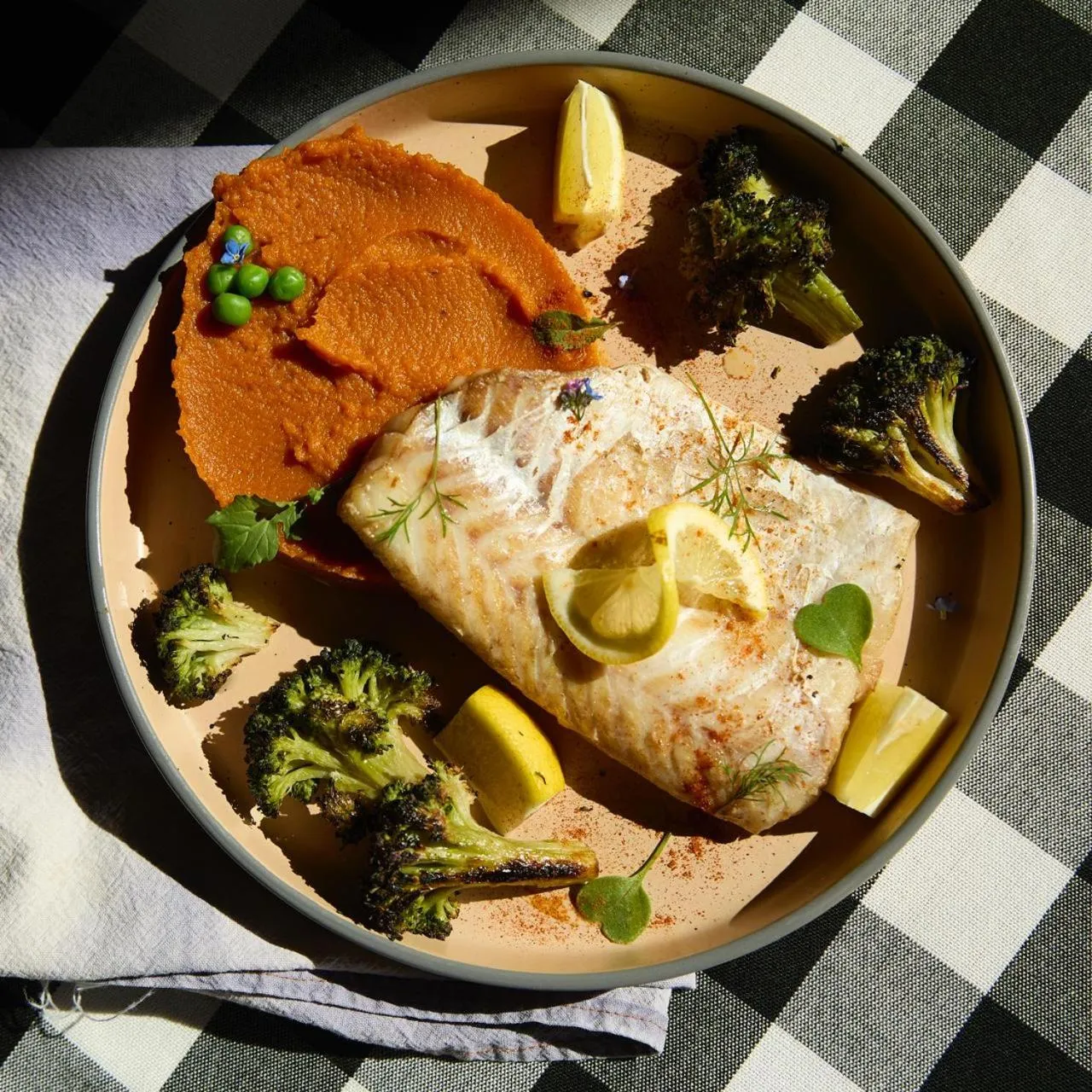 Restaurant/places to eat in Hotel Lunajuim