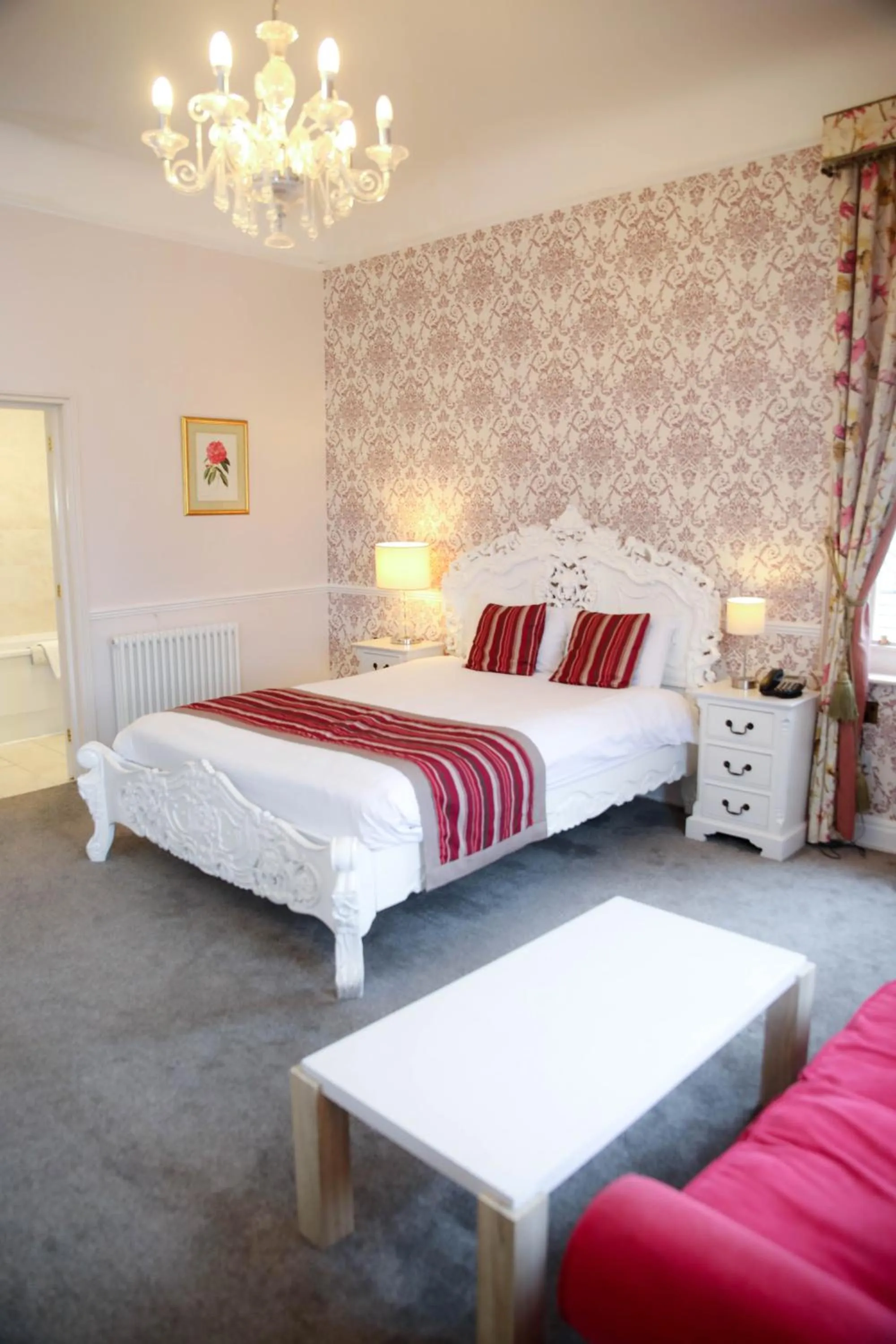 Photo of the whole room, Bed in Shendish Manor Hotel & Golf Course