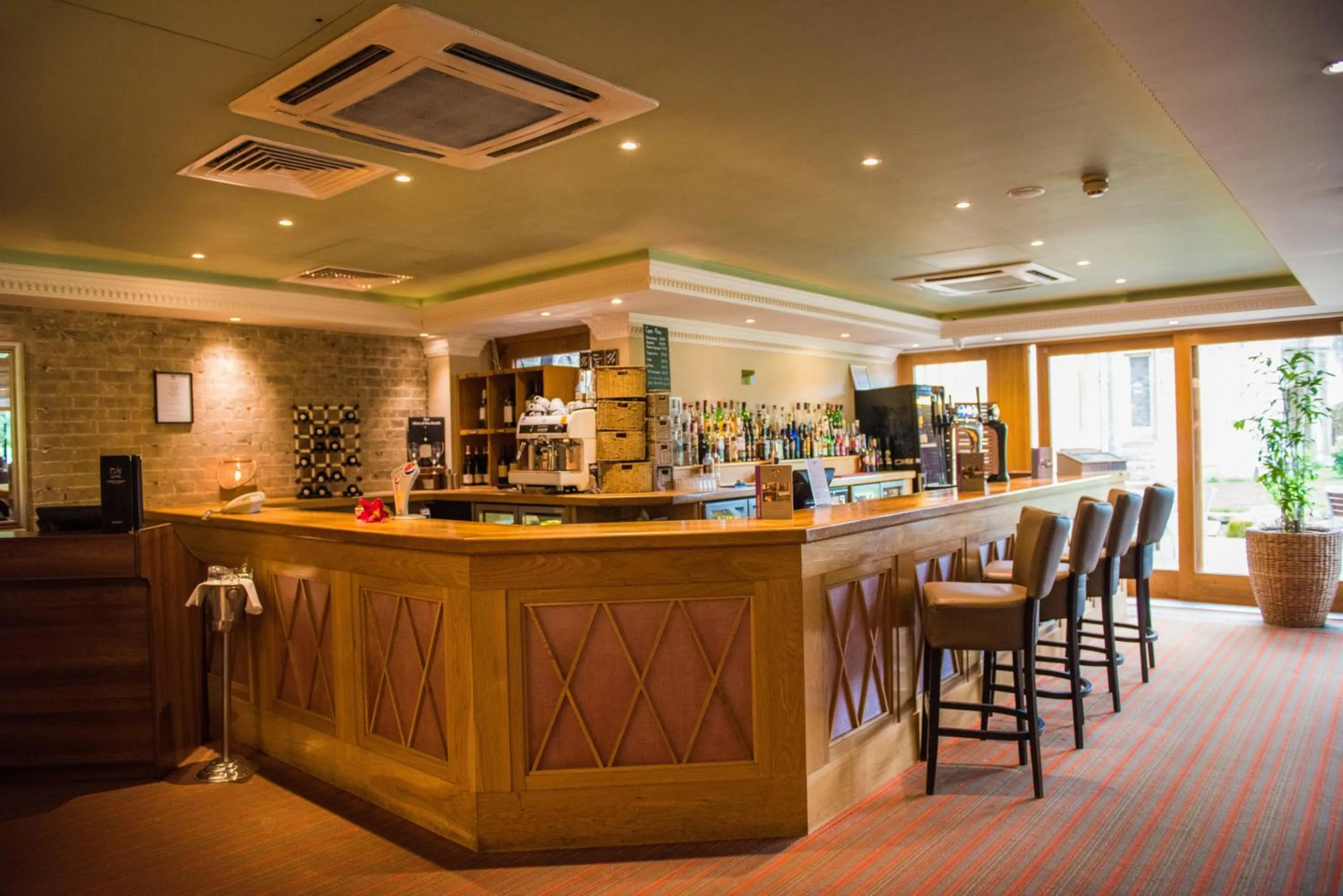 Lounge or bar in Shendish Manor Hotel & Golf Course