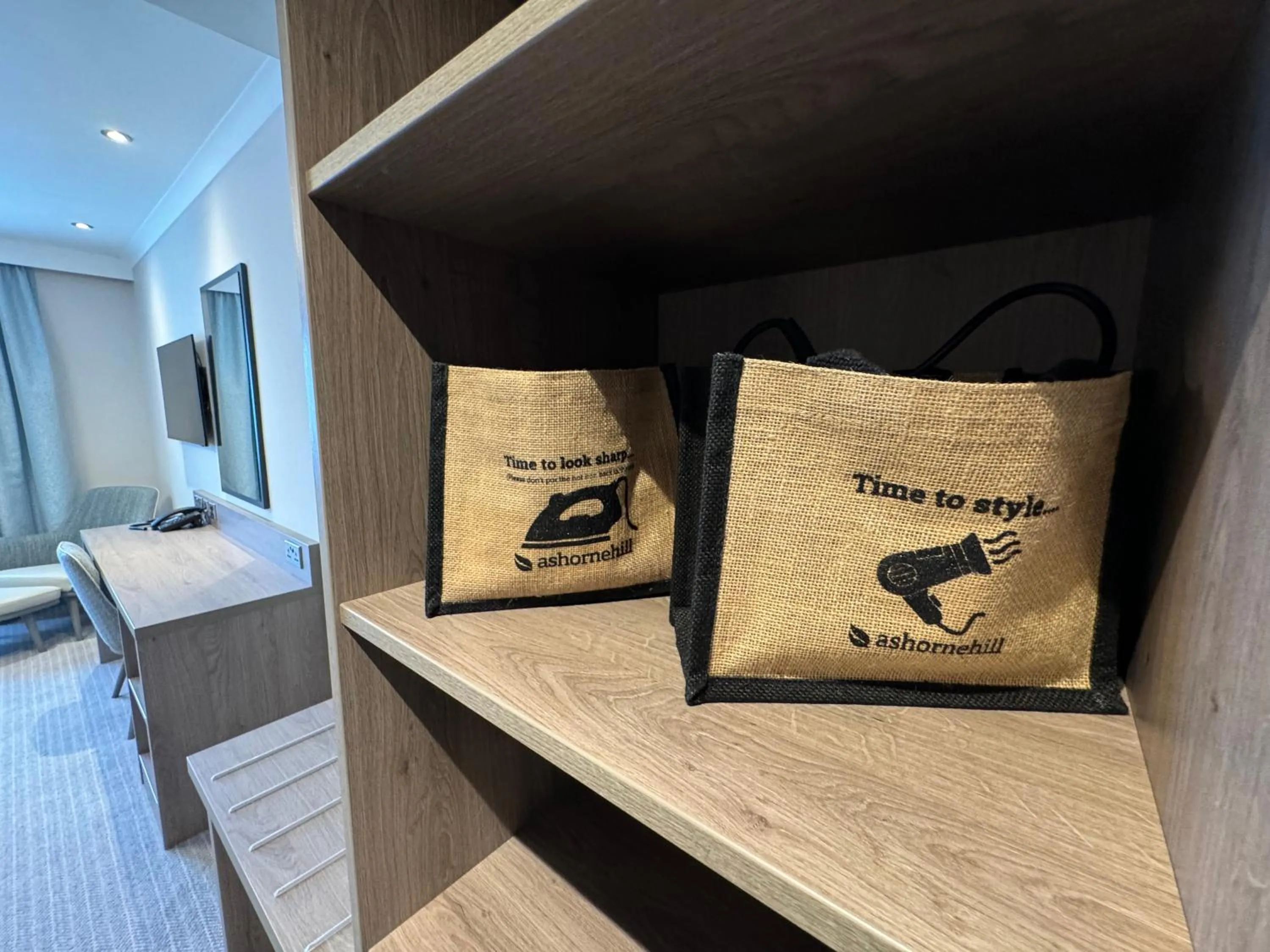 Bedroom, Bed in Ashorne Hill Leamington Spa