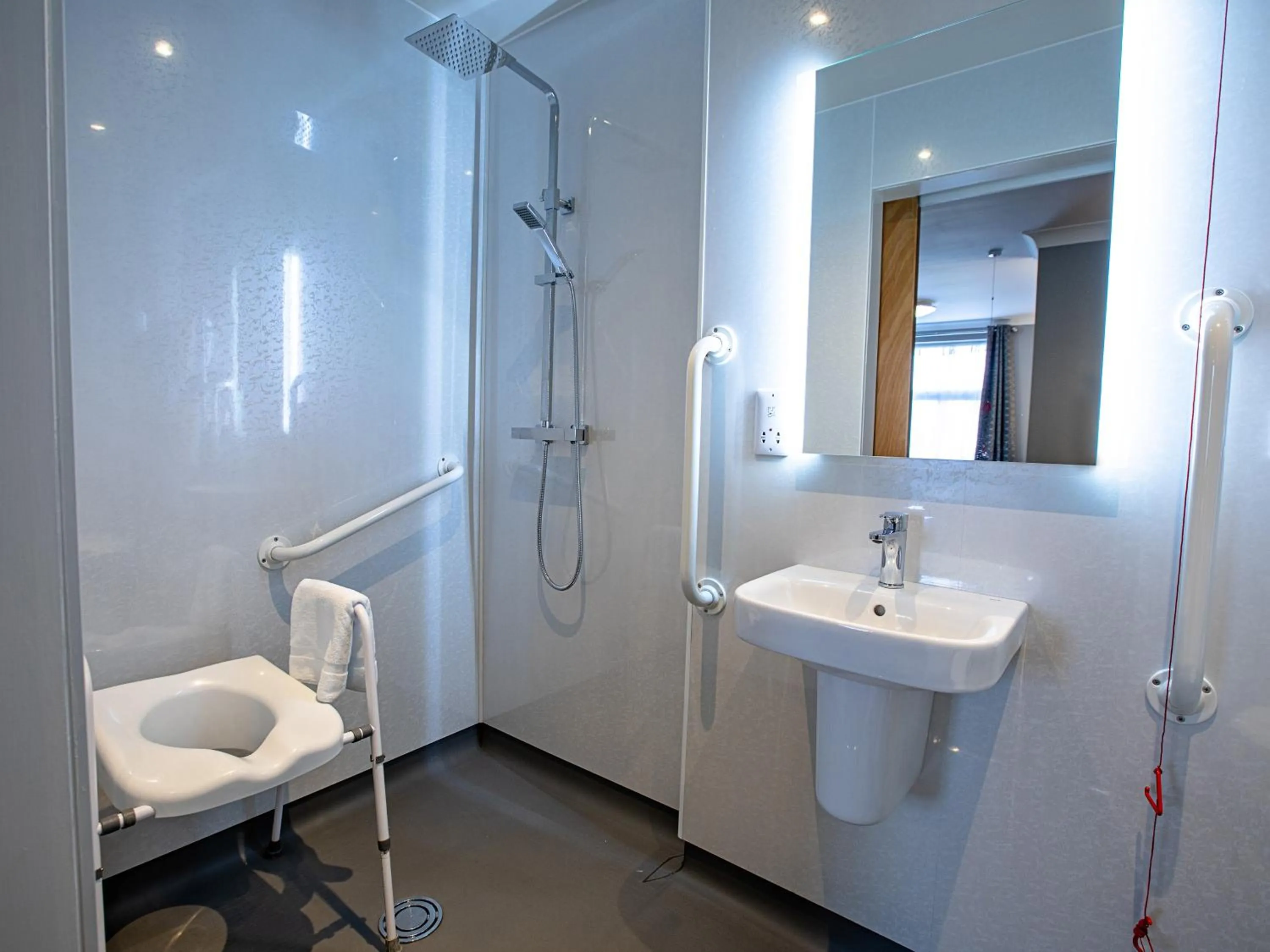 Bathroom in Sure Hotel by Best Western Lockerbie