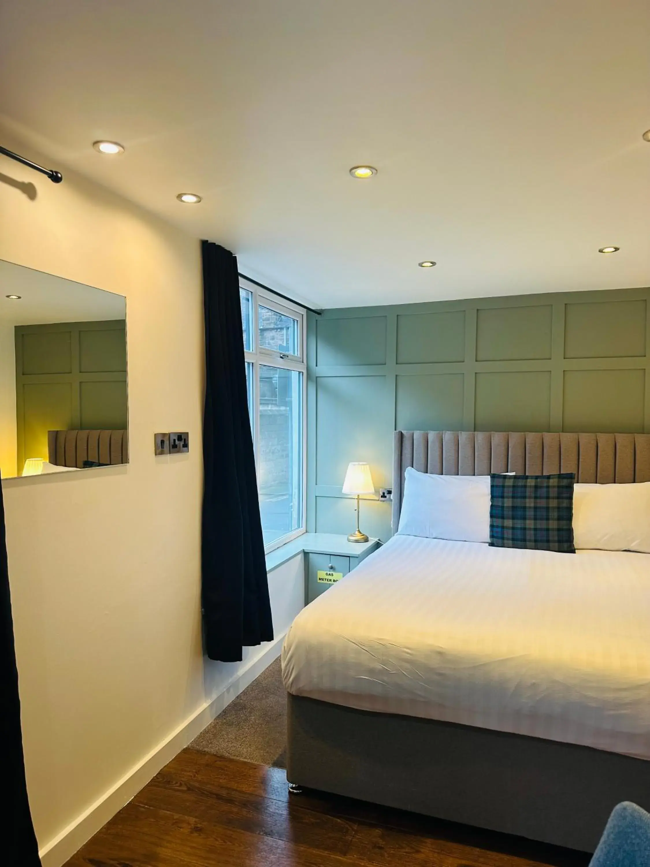 Small Double Room in The Inn at Cheltenham Parade Small Double Room in The Inn at Cheltenham Parade