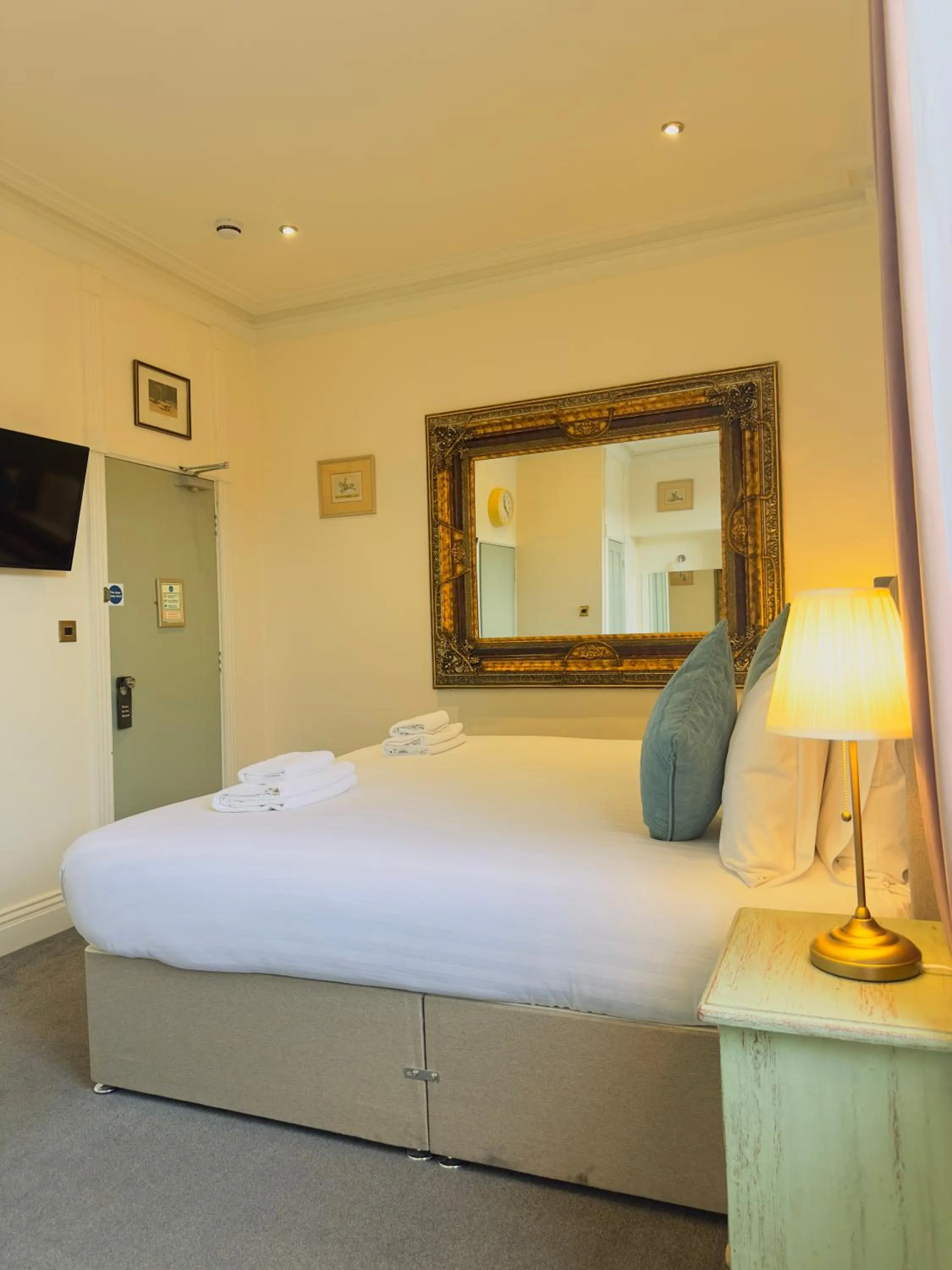 Bed in The Inn at Cheltenham Parade