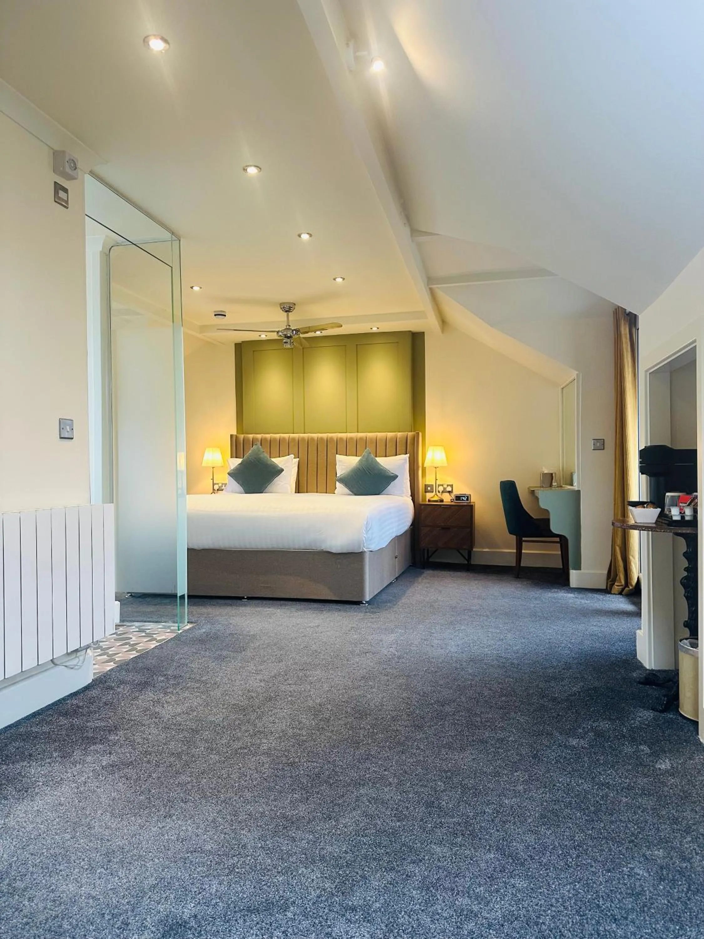 Bed in The Inn at Cheltenham Parade