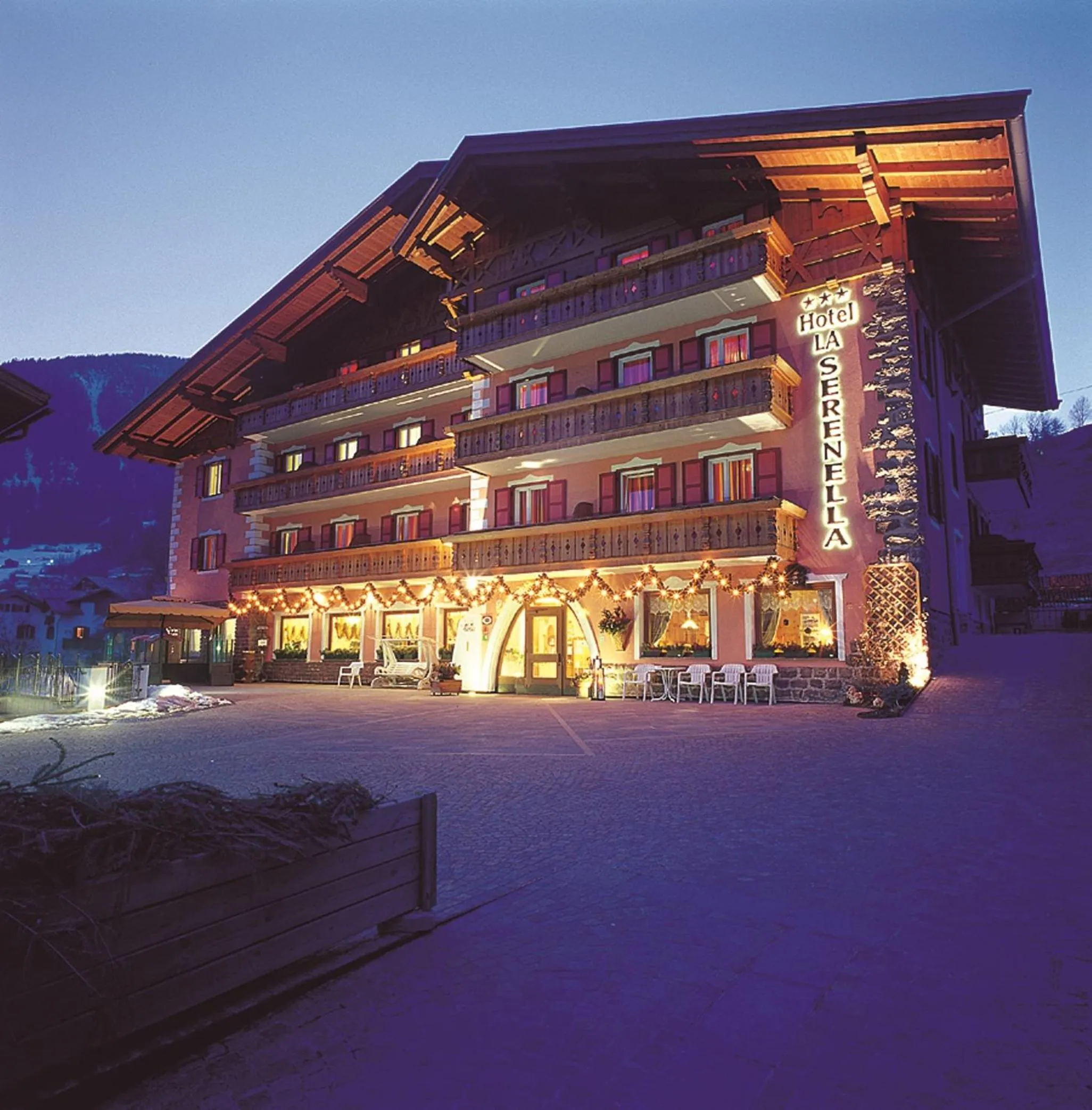 Facade/entrance in Hotel La Serenella