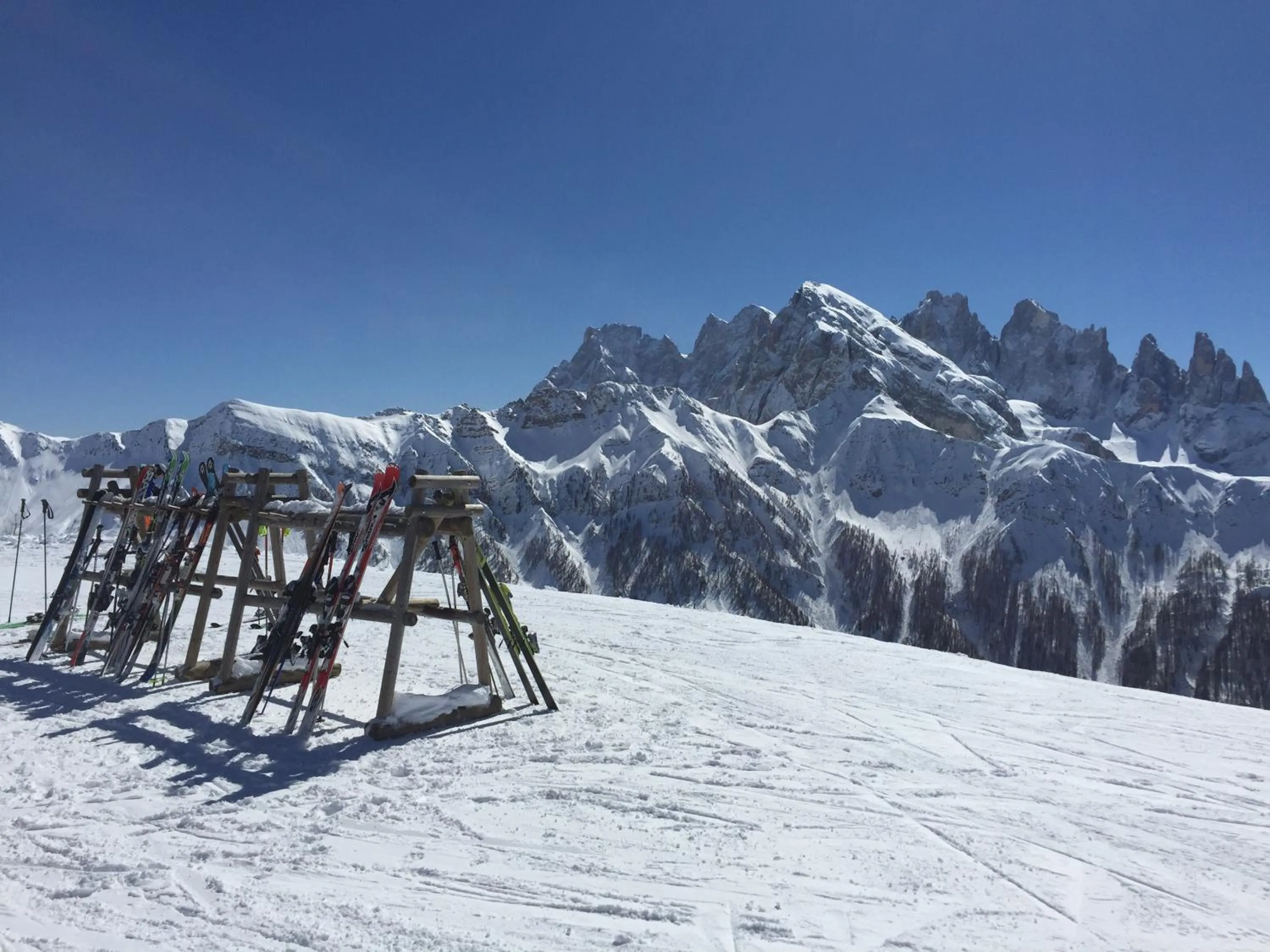 Skiing in Hotel La Serenella