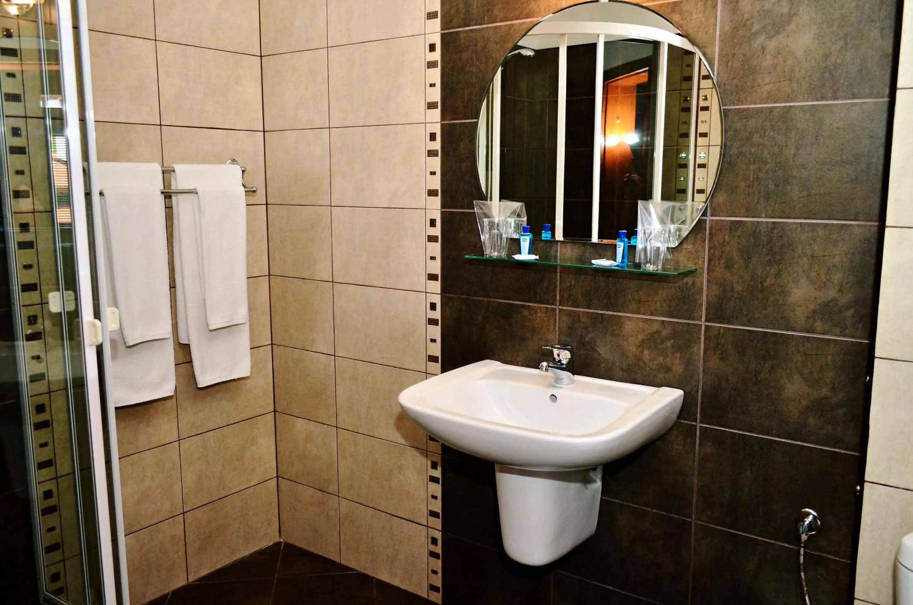 Bathroom in Family Hotel Maraya