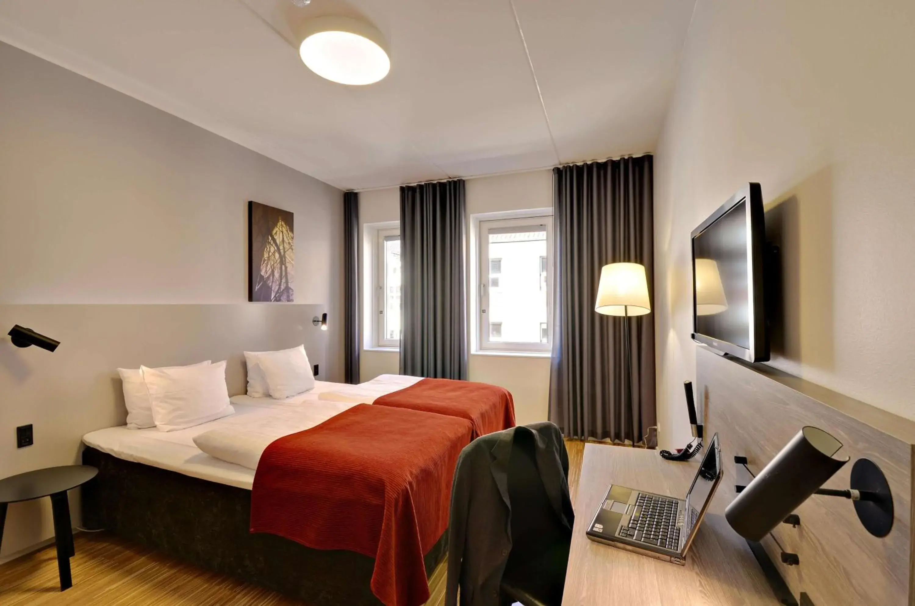 Photo of the whole room, Bed in Scandic Aarhus City Photo of the whole room, Bed in Scandic Aarhus City