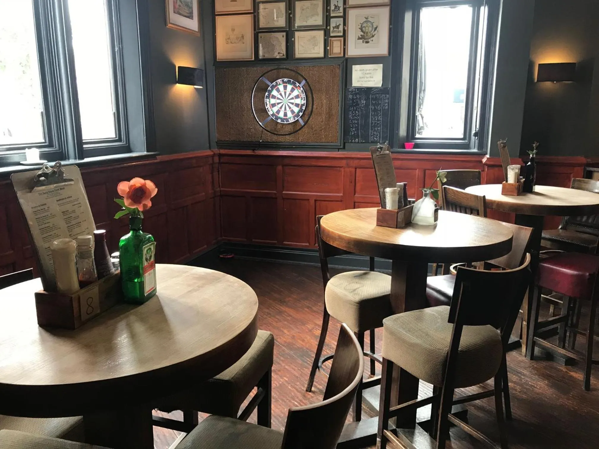 Restaurant/places to eat in The Long Room Hotel and Bar