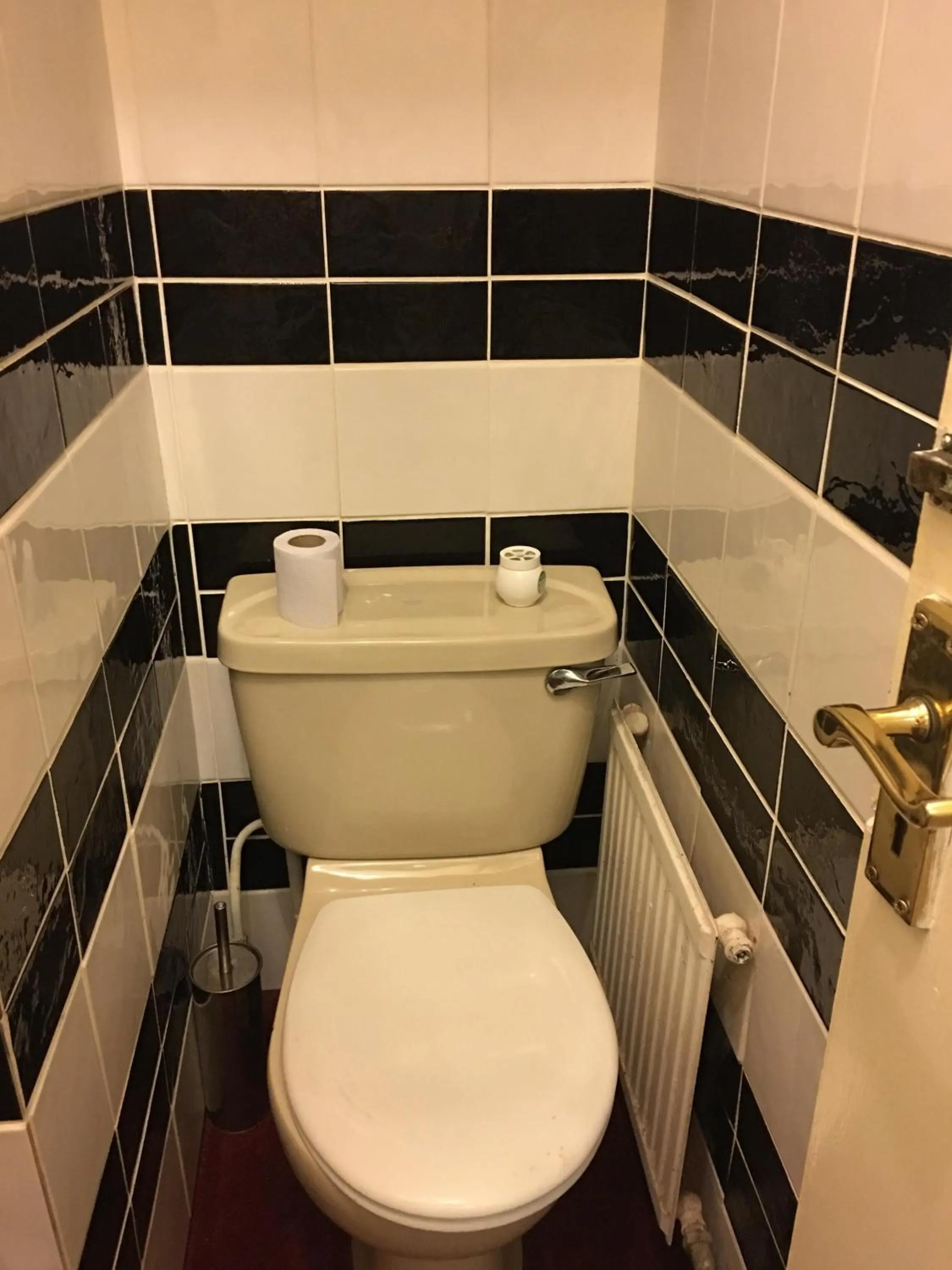 Bathroom in The Long Room Hotel and Bar