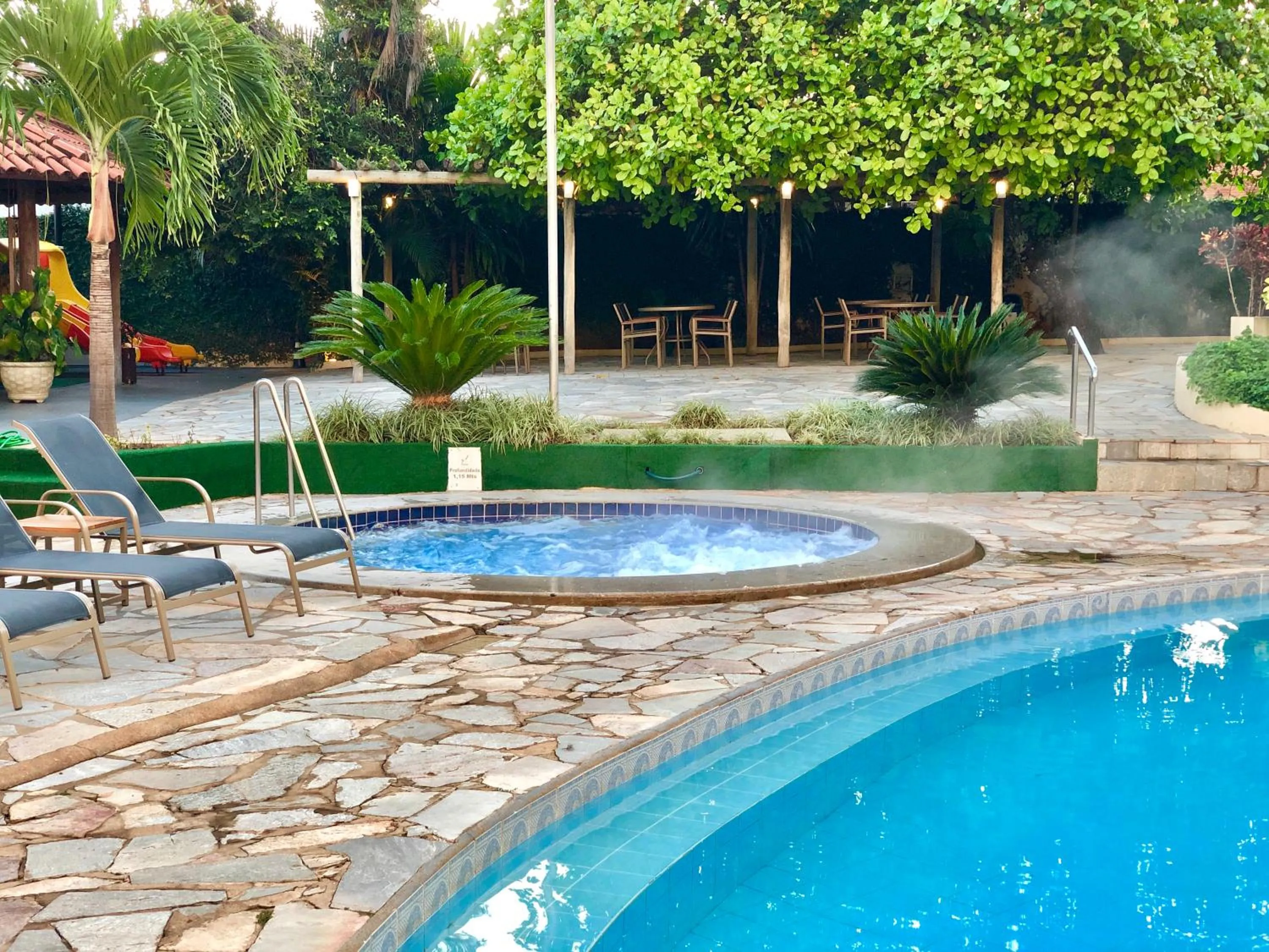 Hot Tub in Pousada das Aguas