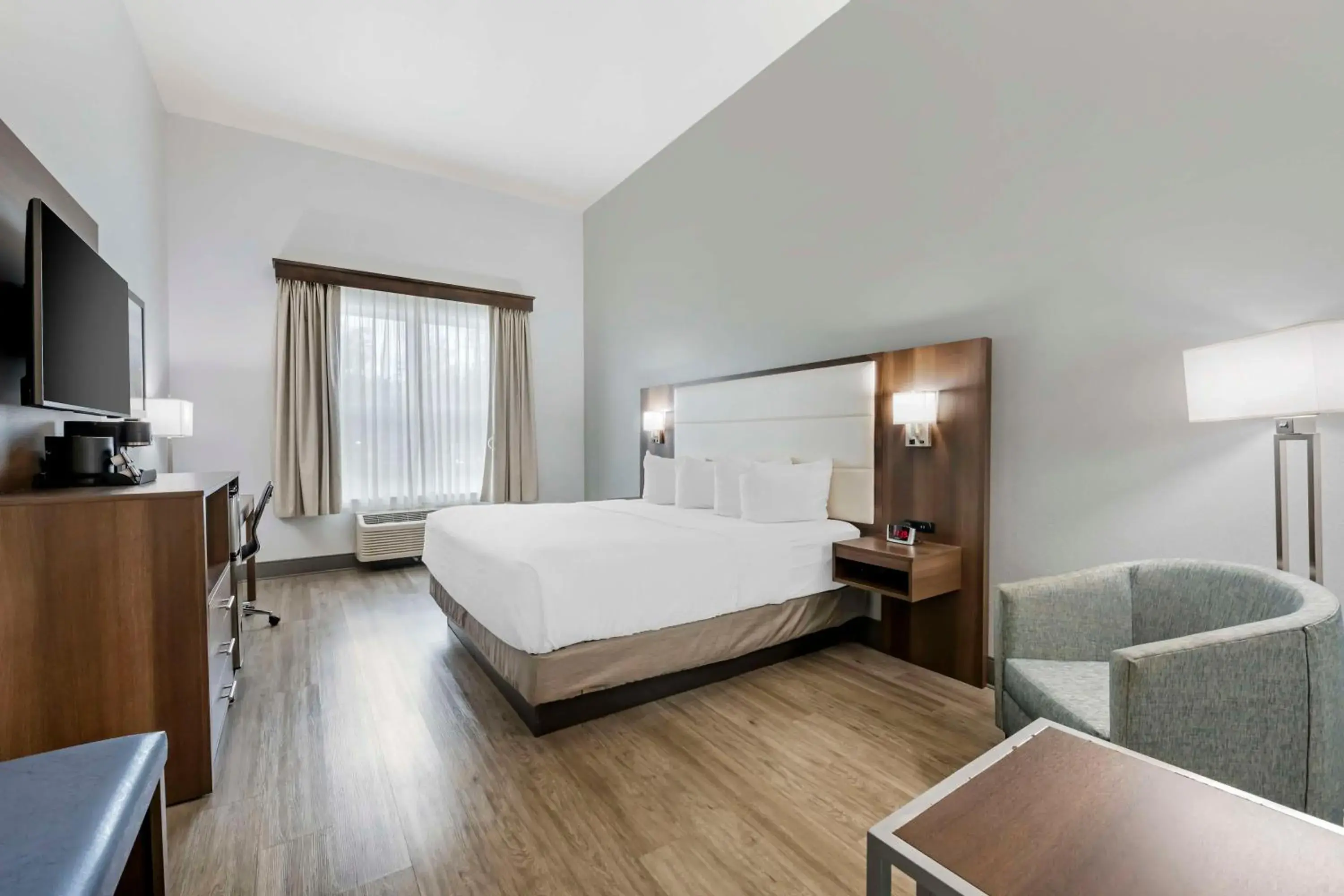 Bedroom, Bed in Best Western Plus First Coast Inn and Suites Bedroom, Bed in Best Western Plus First Coast Inn and Suites