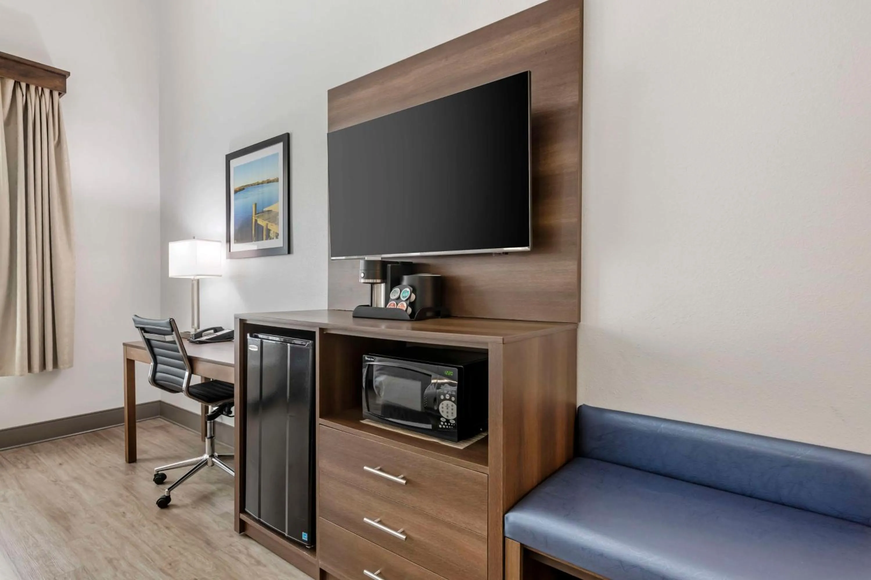 Bedroom in Best Western Plus First Coast Inn and Suites