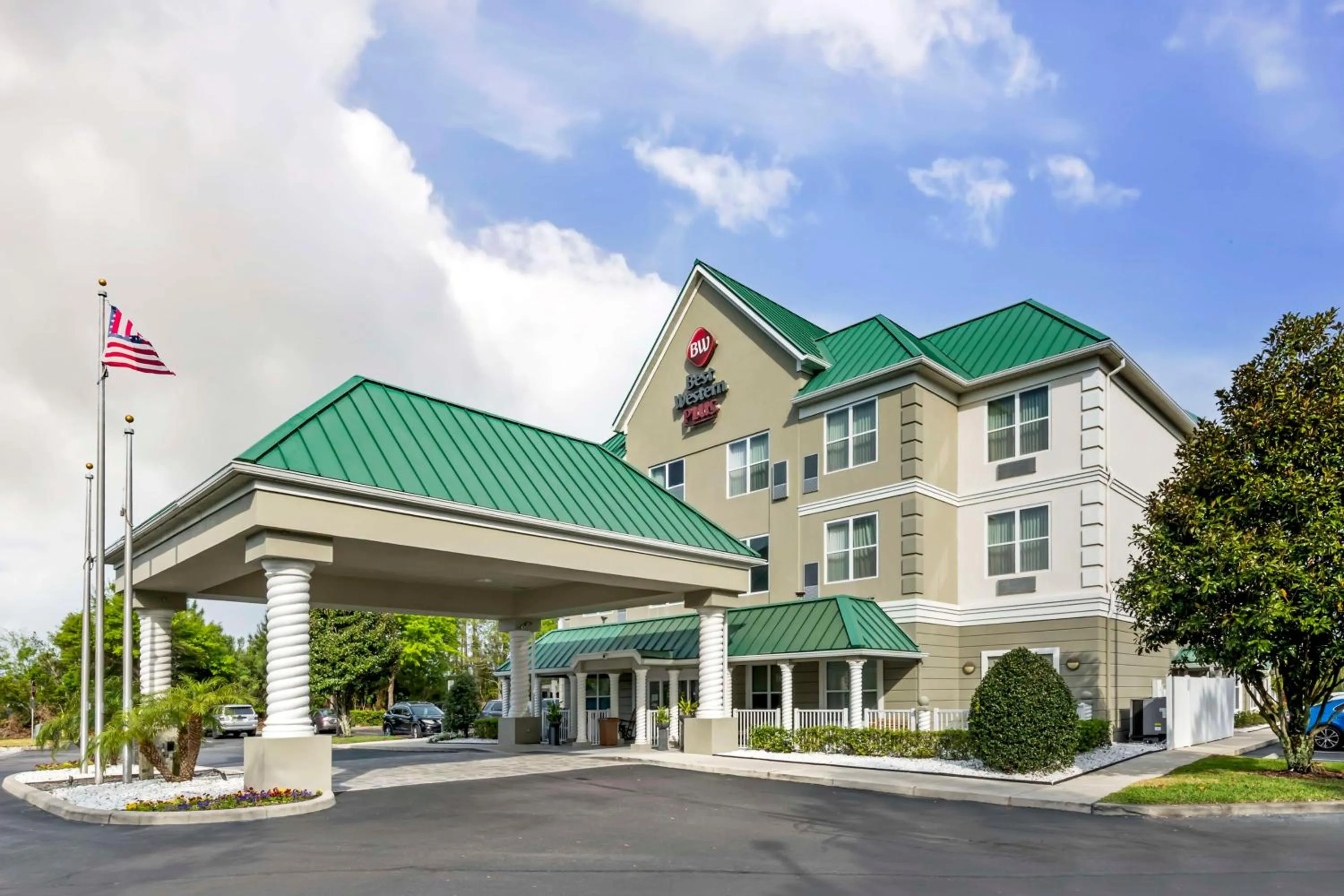Property building in Best Western Plus First Coast Inn and Suites