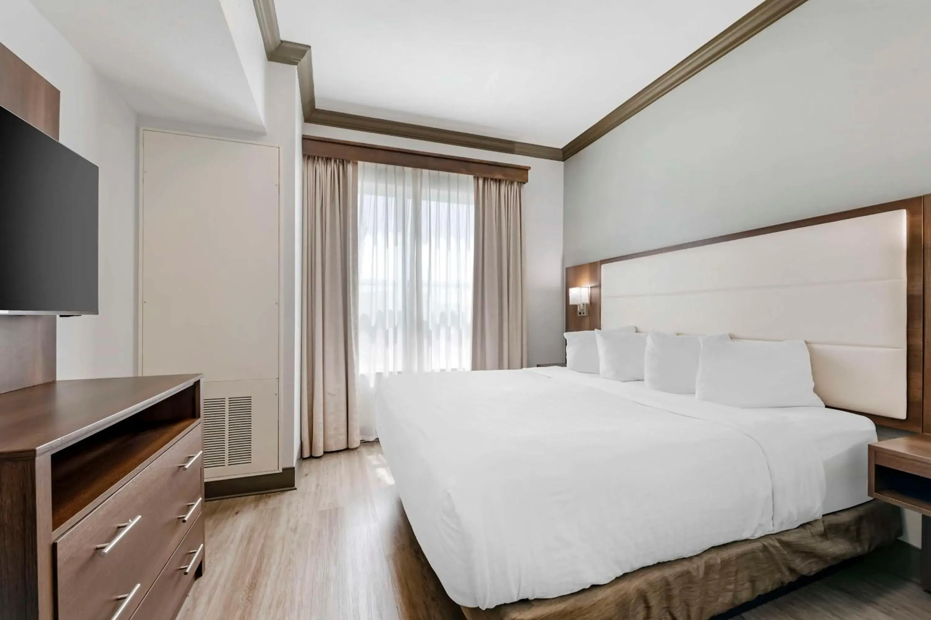 Bedroom, Bed in Best Western Plus First Coast Inn and Suites Bedroom, Bed in Best Western Plus First Coast Inn and Suites