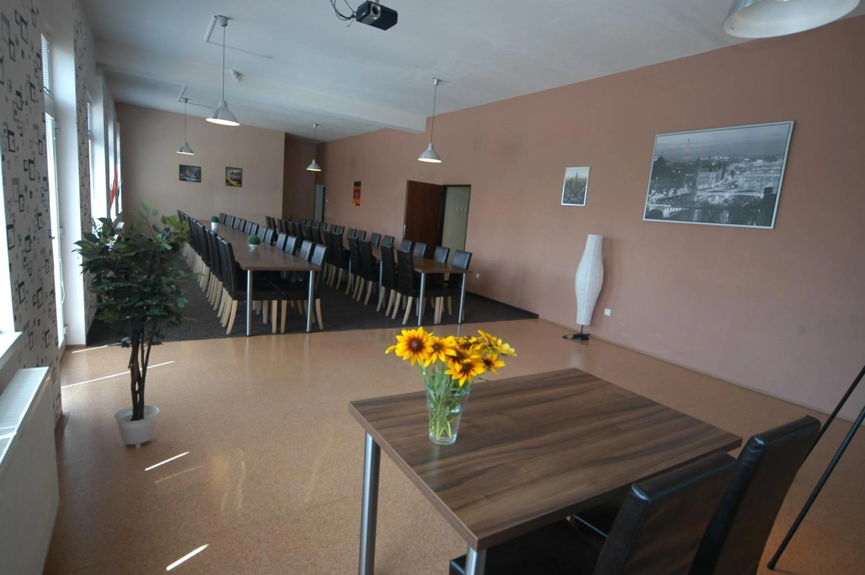 Business facilities in Toscca