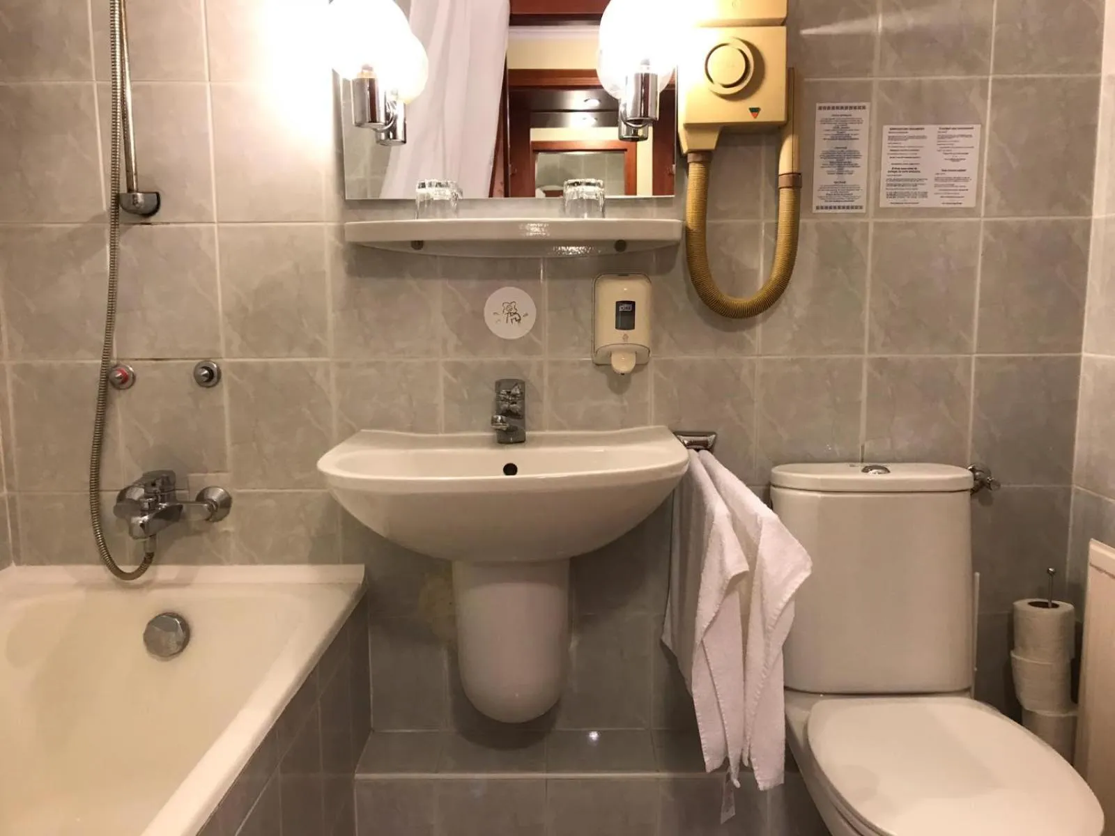 Toilet in Csipke Hotel
