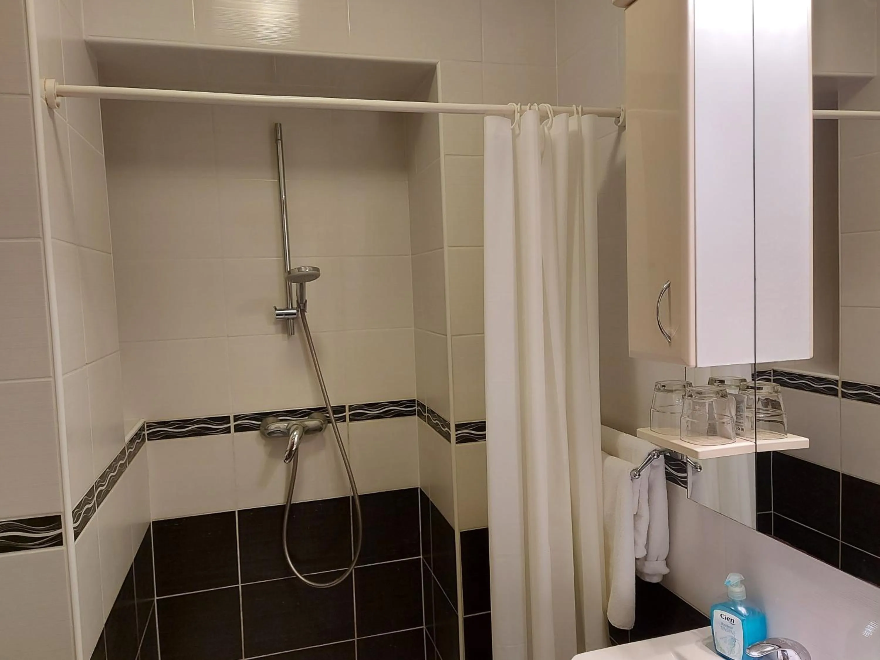 Shower in Csipke Hotel