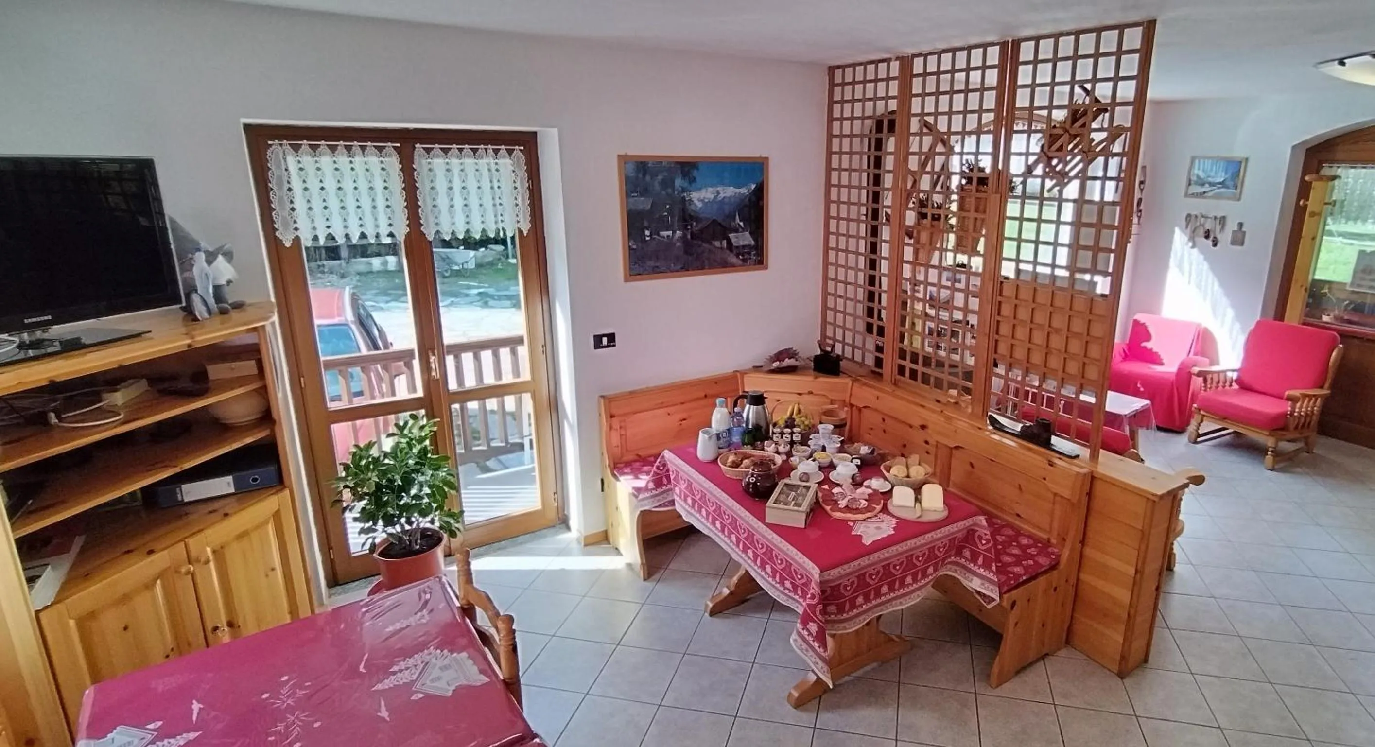 Communal lounge/ TV room in Residence Delapierre