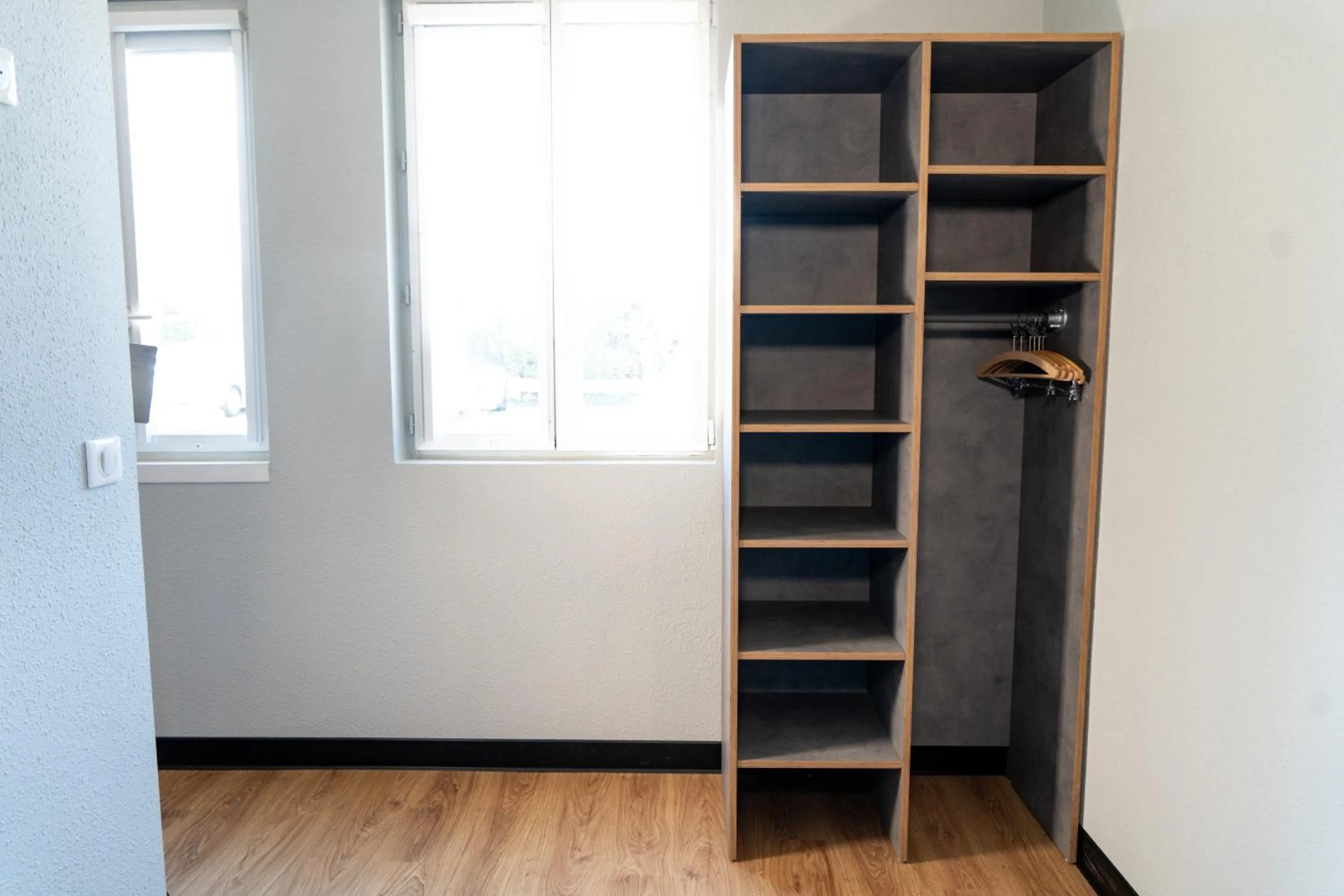 wardrobe in ibis budget Aix en Provence