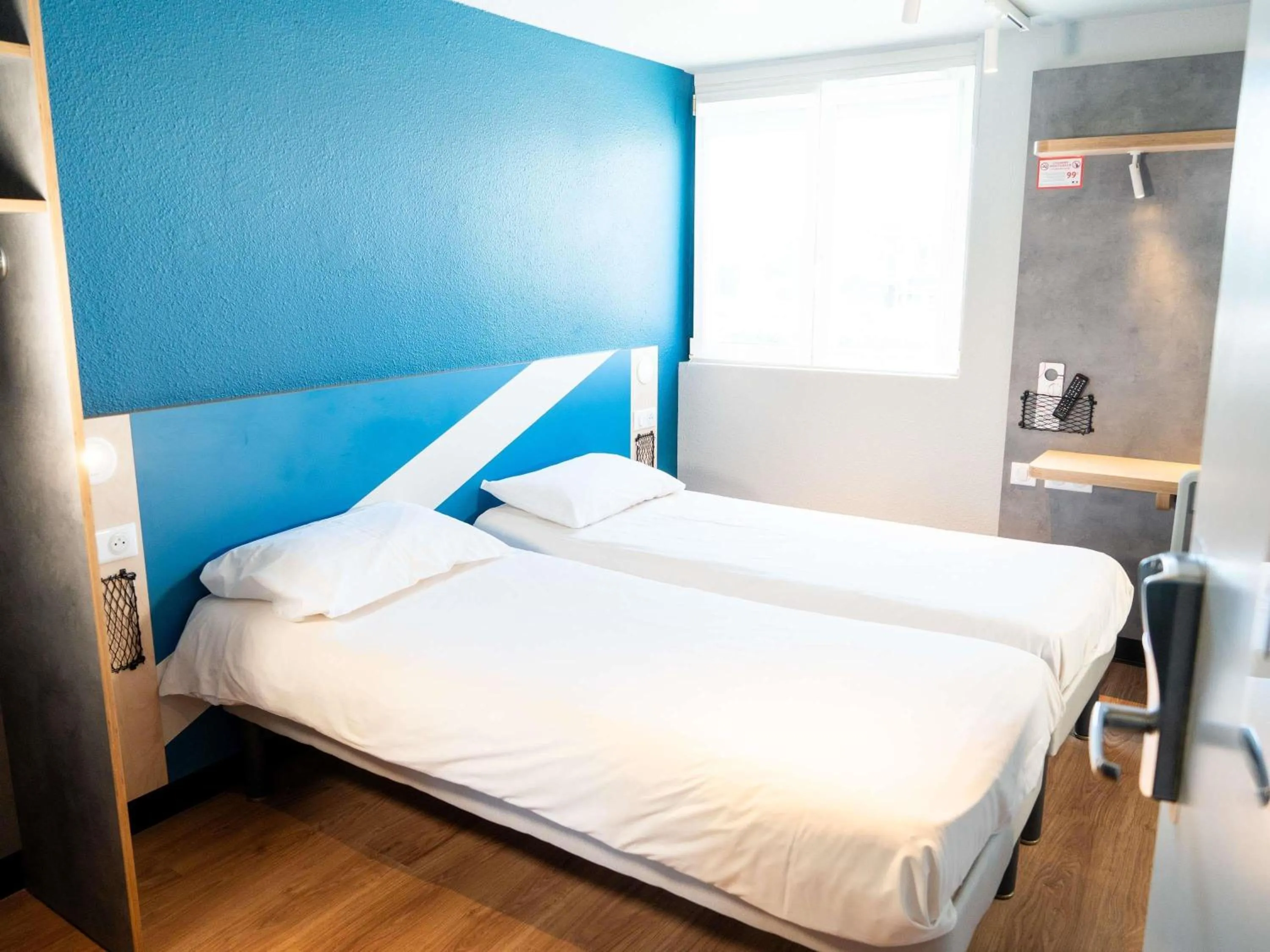 Bedroom, Bed in ibis budget Aix en Provence