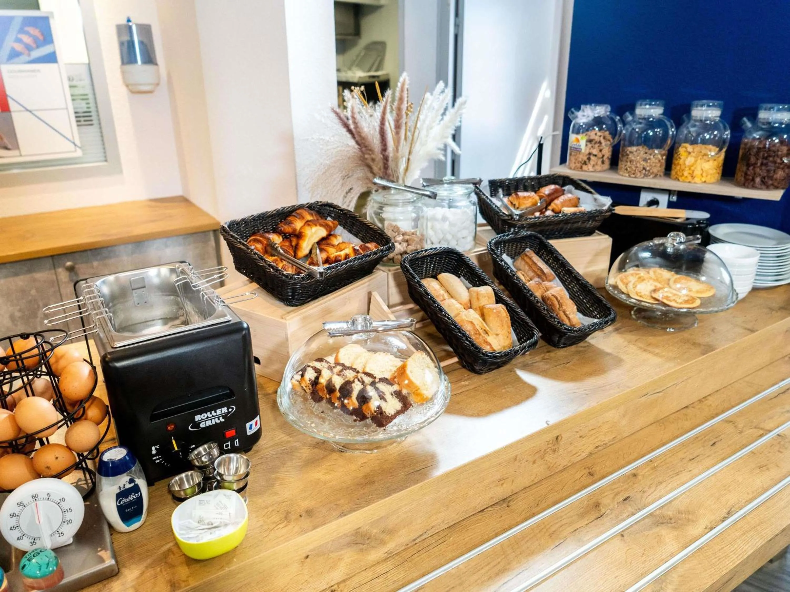 Breakfast in ibis budget Aix en Provence