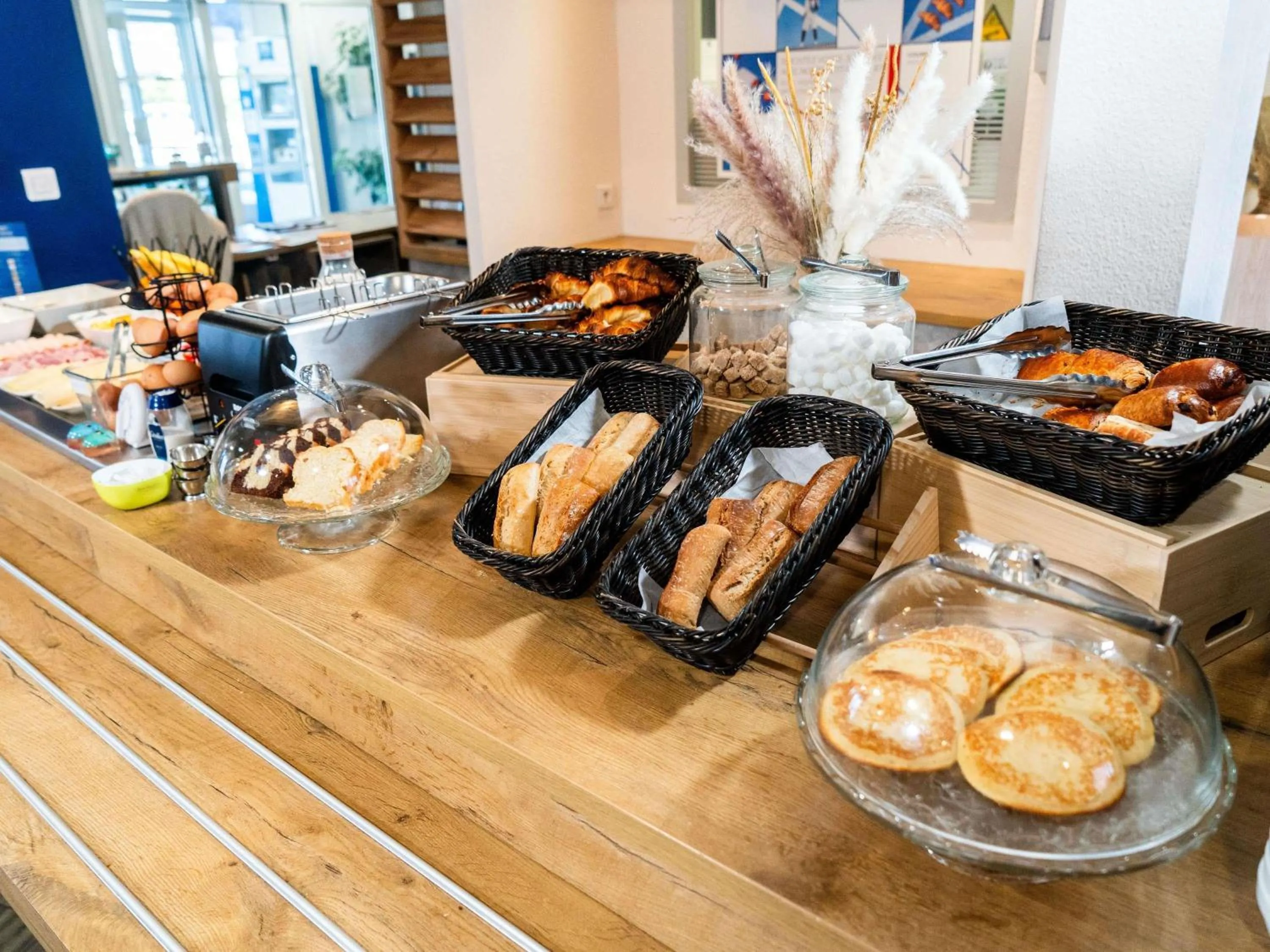 Breakfast in ibis budget Aix en Provence