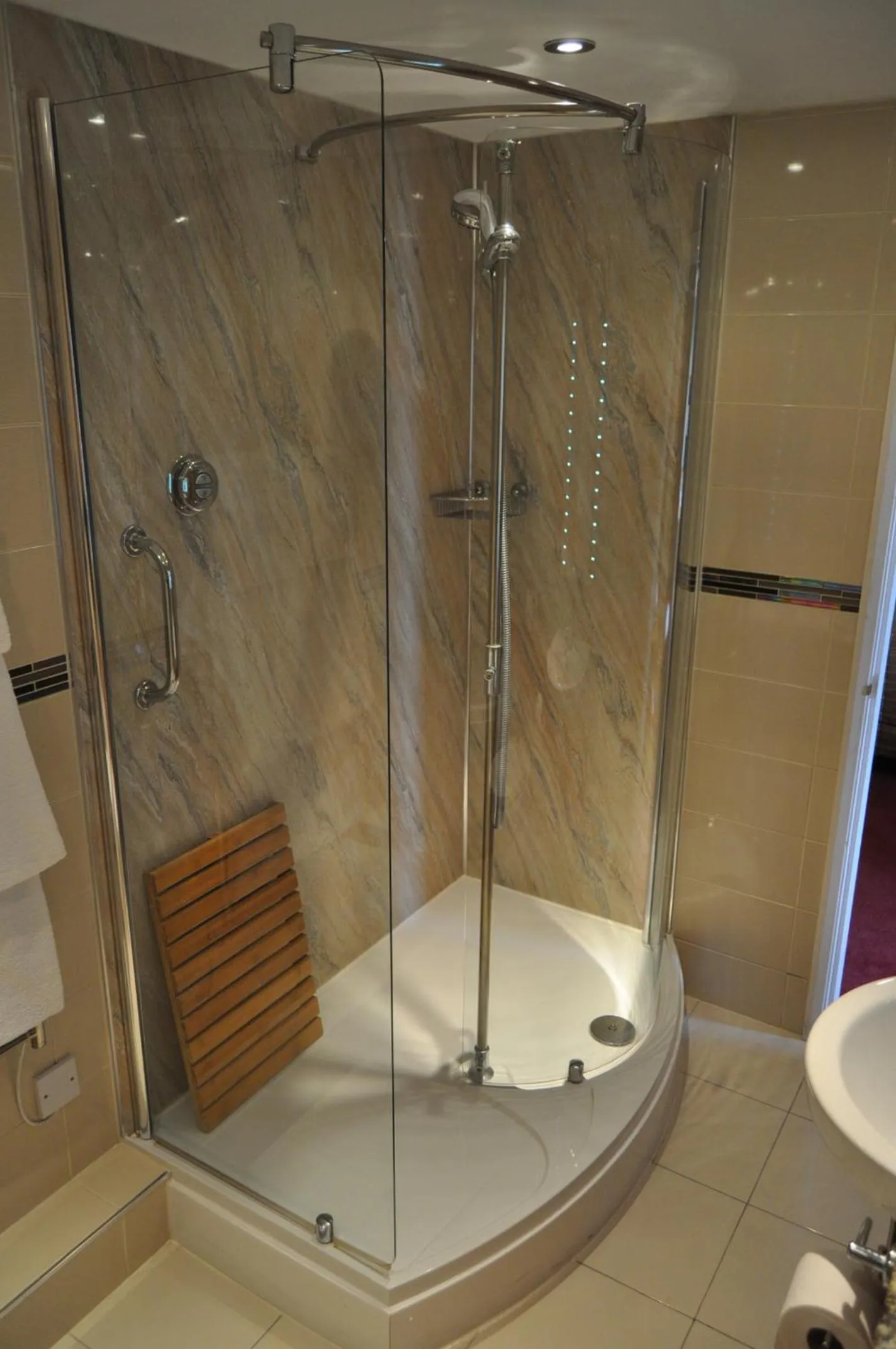 Bathroom in Expanse Hotel