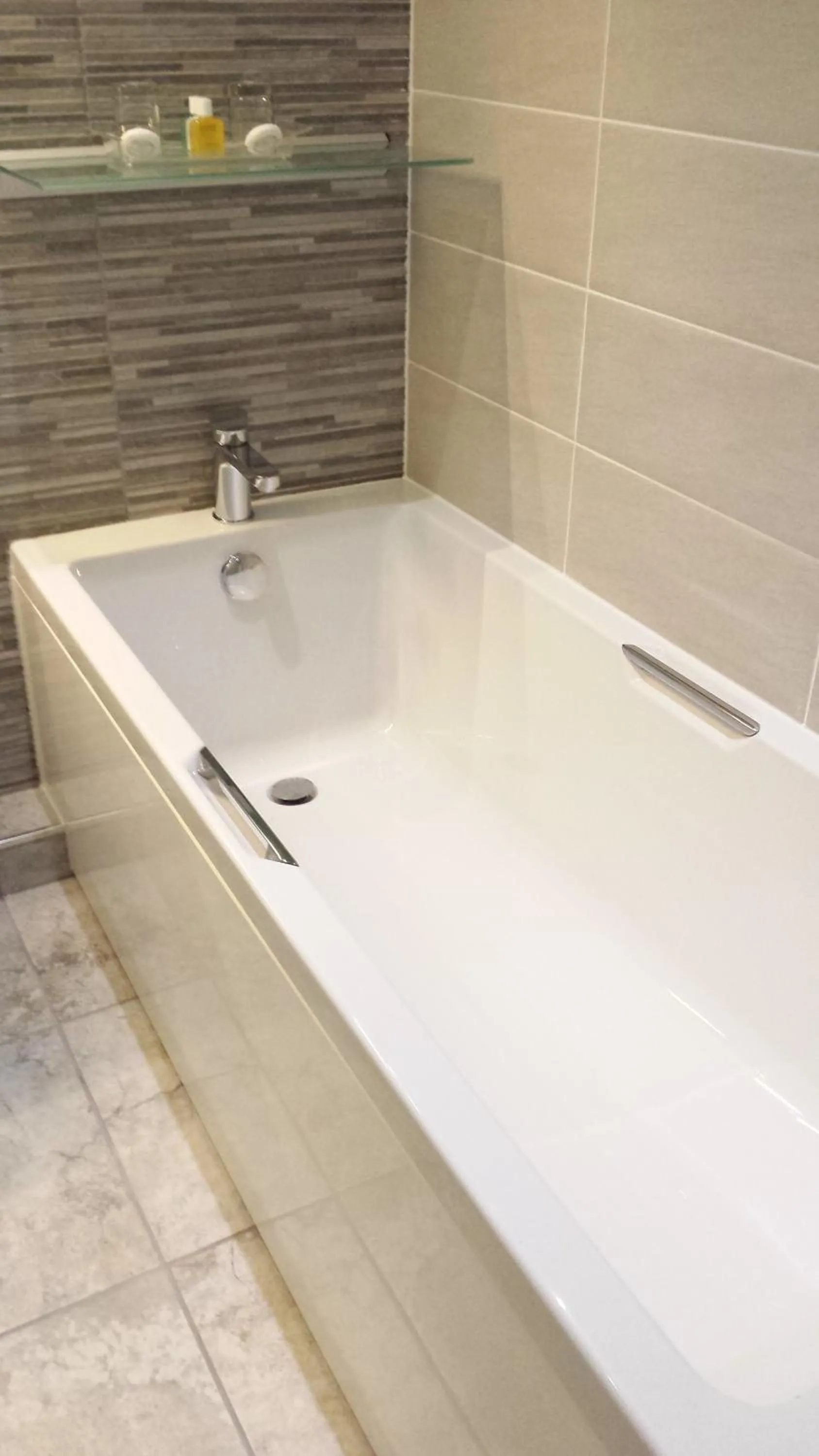 Bathroom in Expanse Hotel